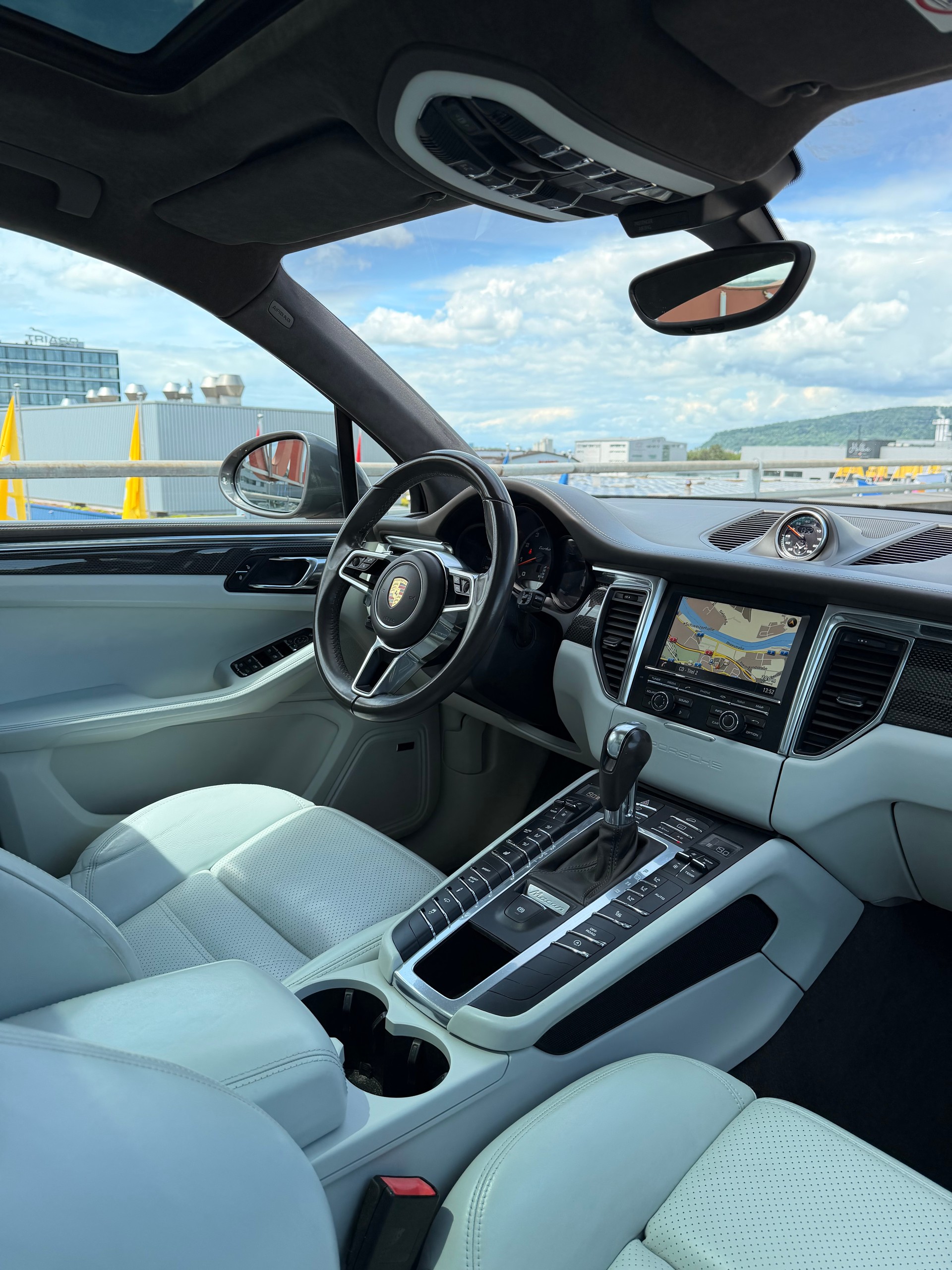 PORSCHE Macan Turbo PDK-image-9