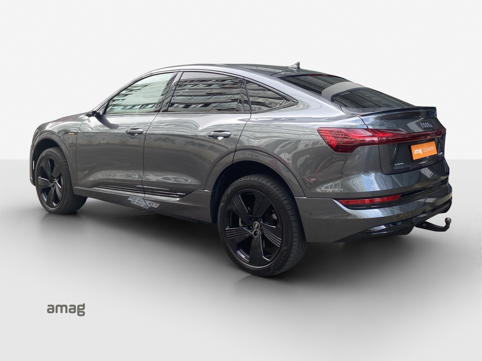 AUDI e-tron 55 Sportback S Line quattro-image-2