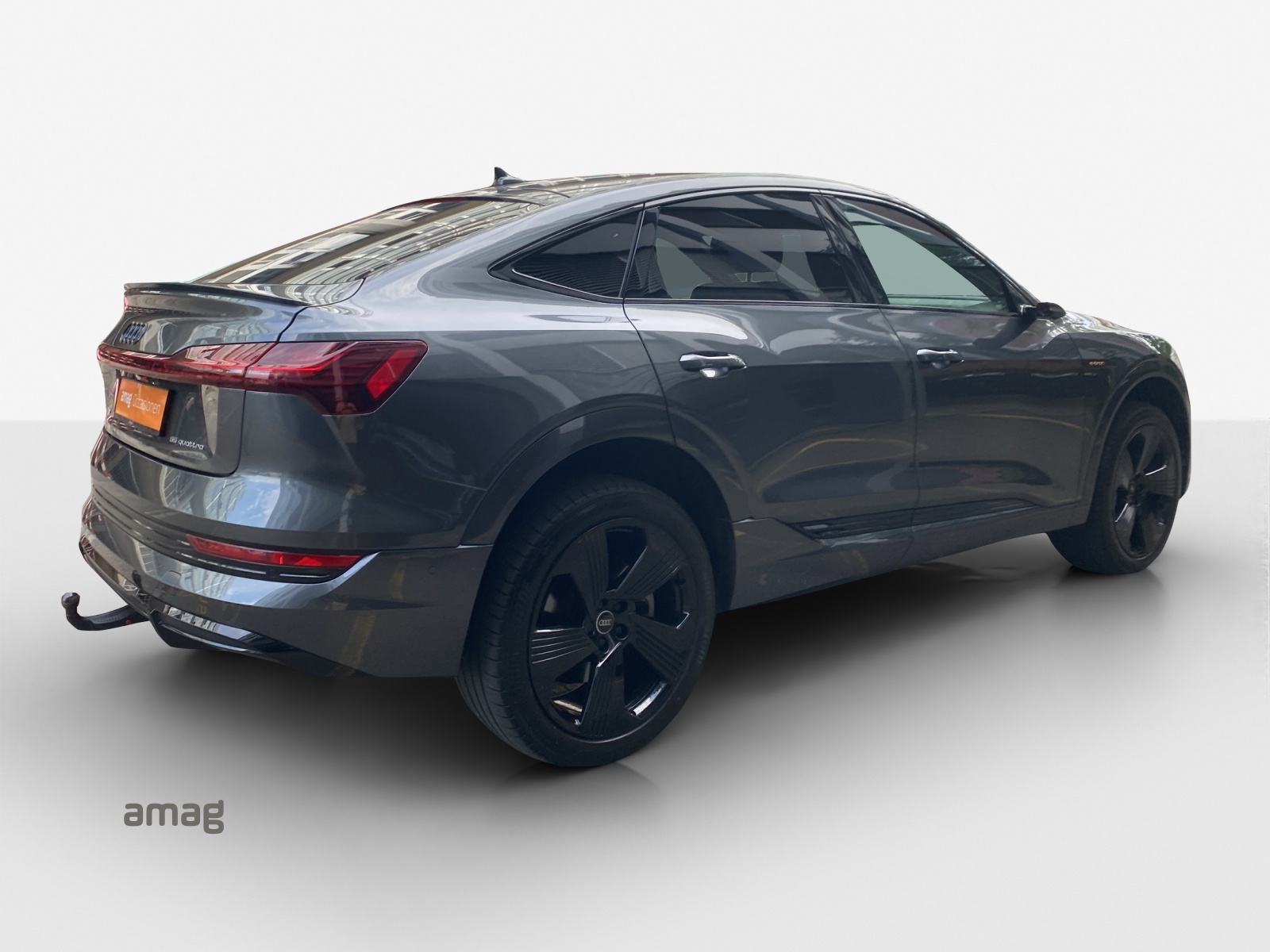 AUDI e-tron 55 Sportback S Line quattro-image-4