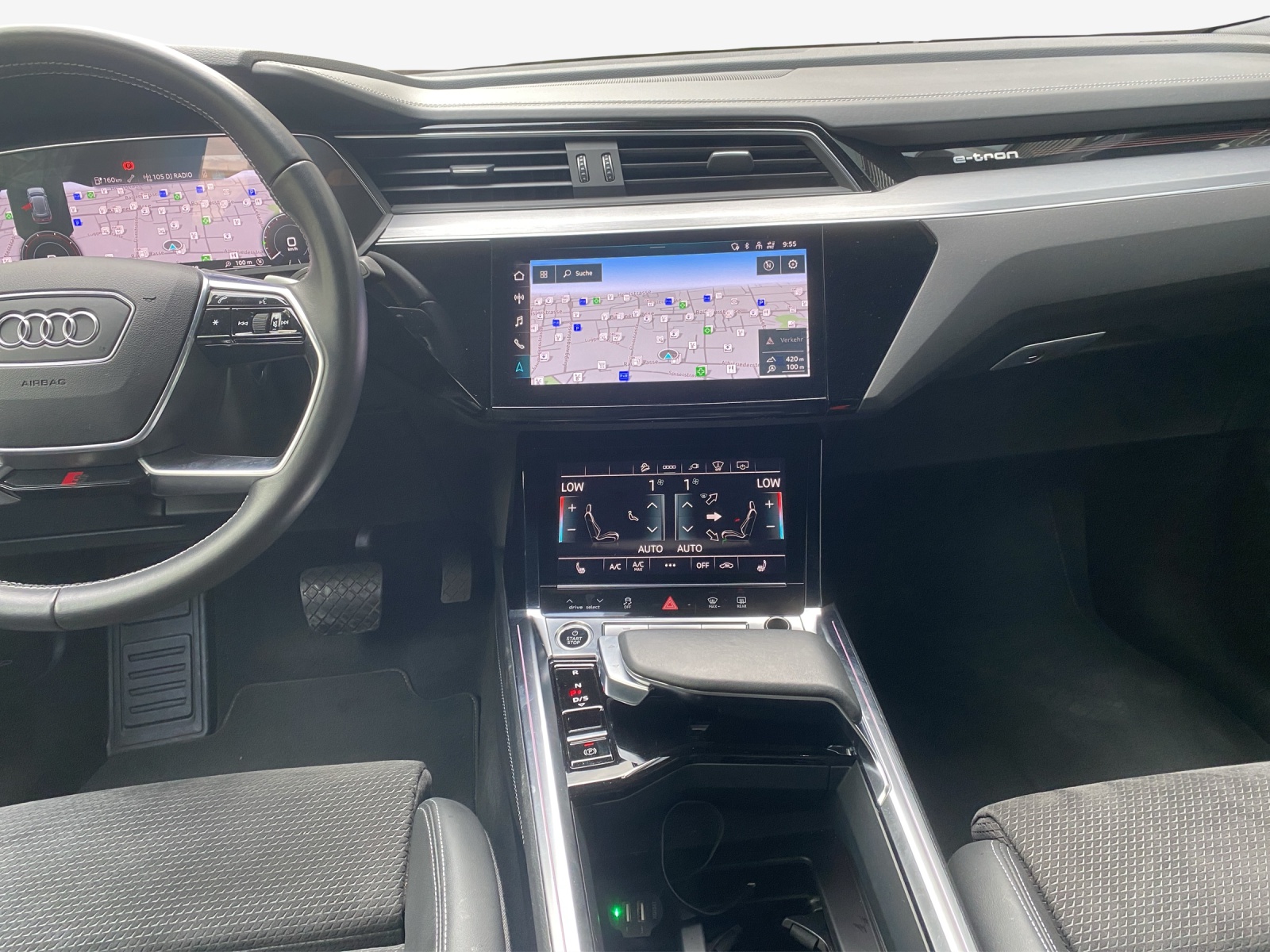 AUDI e-tron 55 Sportback S Line quattro-image-10