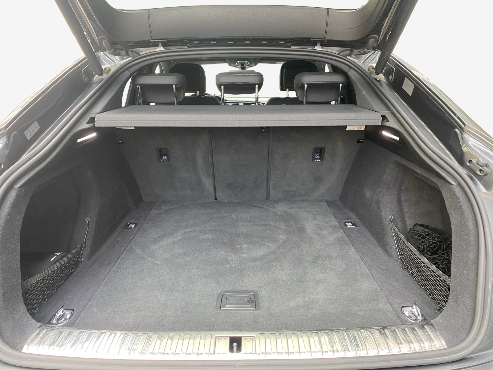 AUDI e-tron 55 Sportback S Line quattro-image-12