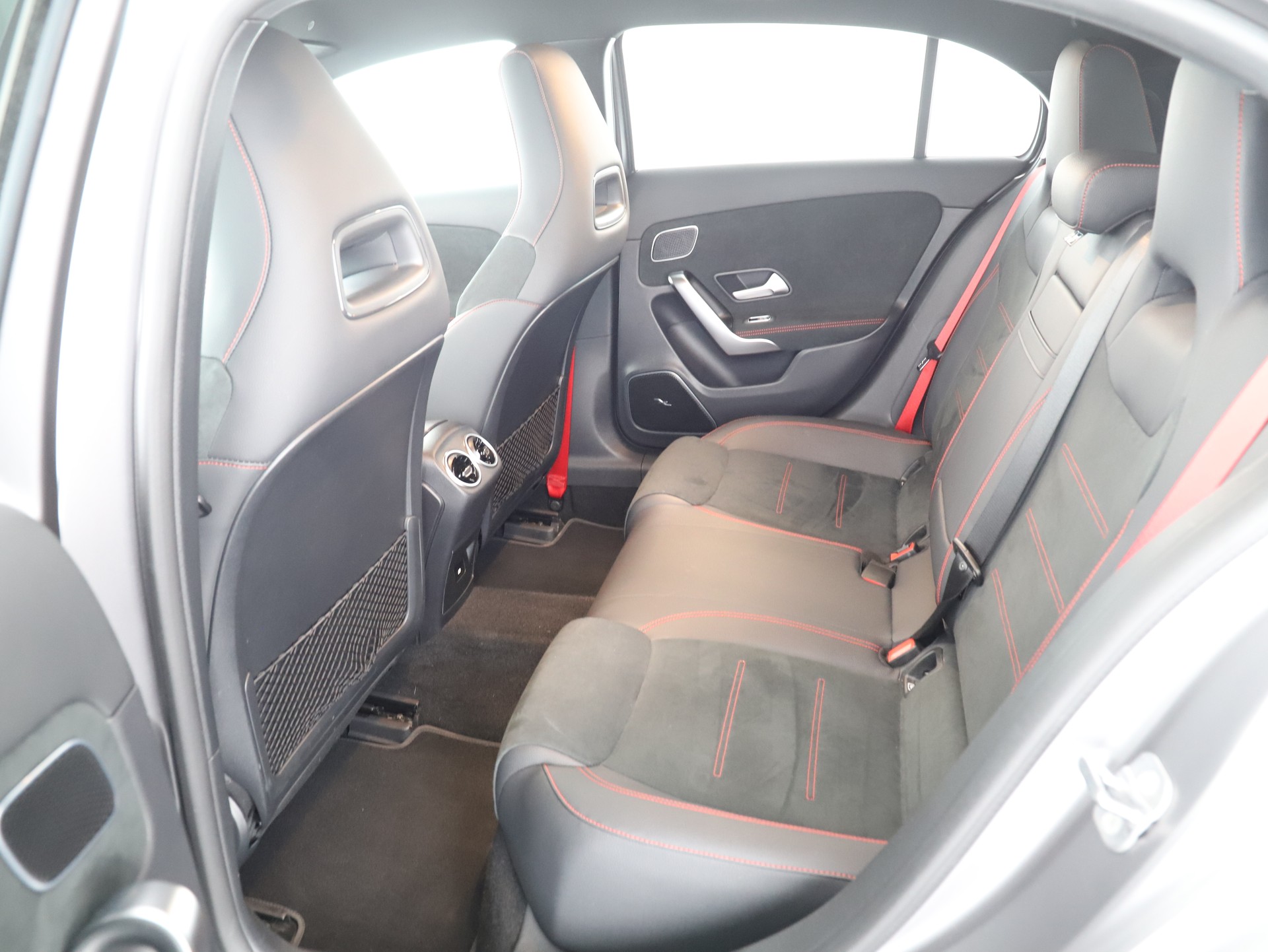 MERCEDES-BENZ A AMG 35 4Matic 8G-DCT-image-12