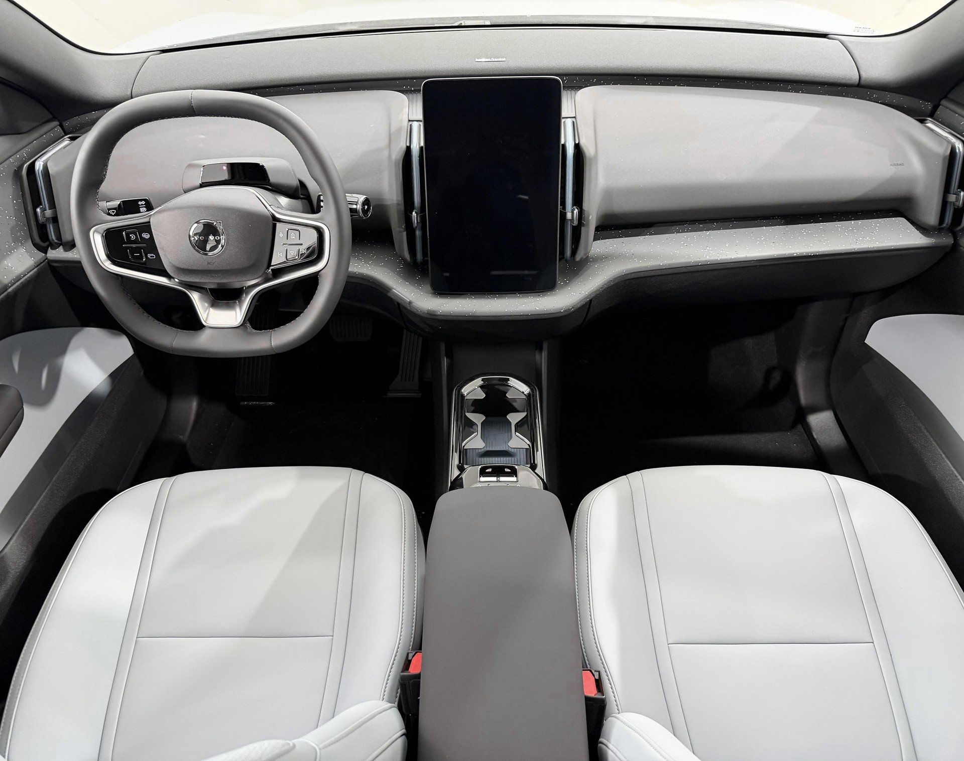 VOLVO EX 30 E60 Twin Ultra Performanc-image-4