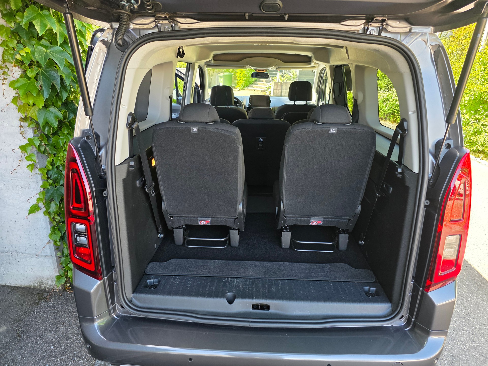 TOYOTA Proace City Verso 1.5 Trend Long Automatik-image-14