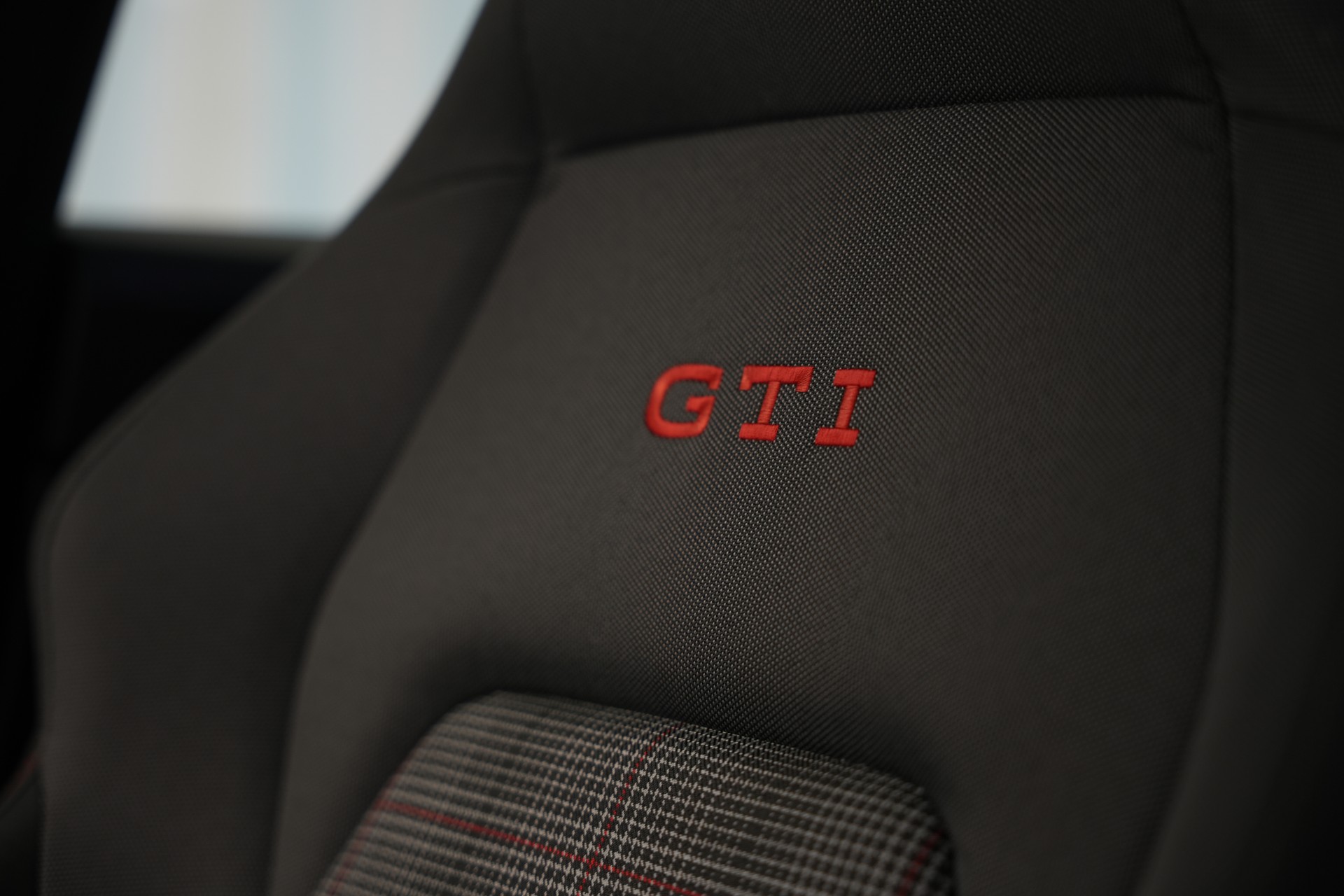 VW Golf 2.0 TSI GTI DSG *Black Style*-image-36