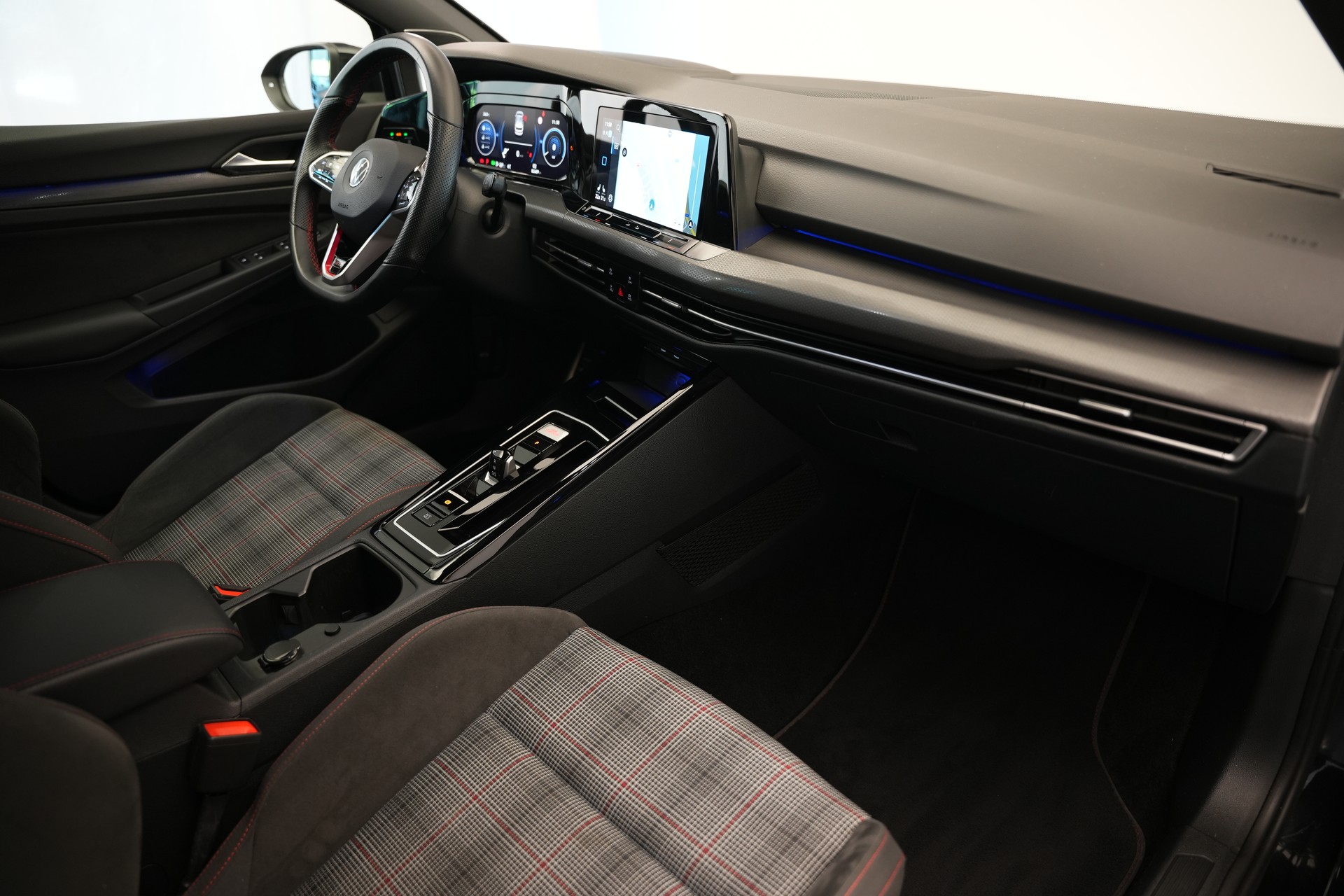 VW Golf 2.0 TSI GTI DSG *Black Style*-image-12
