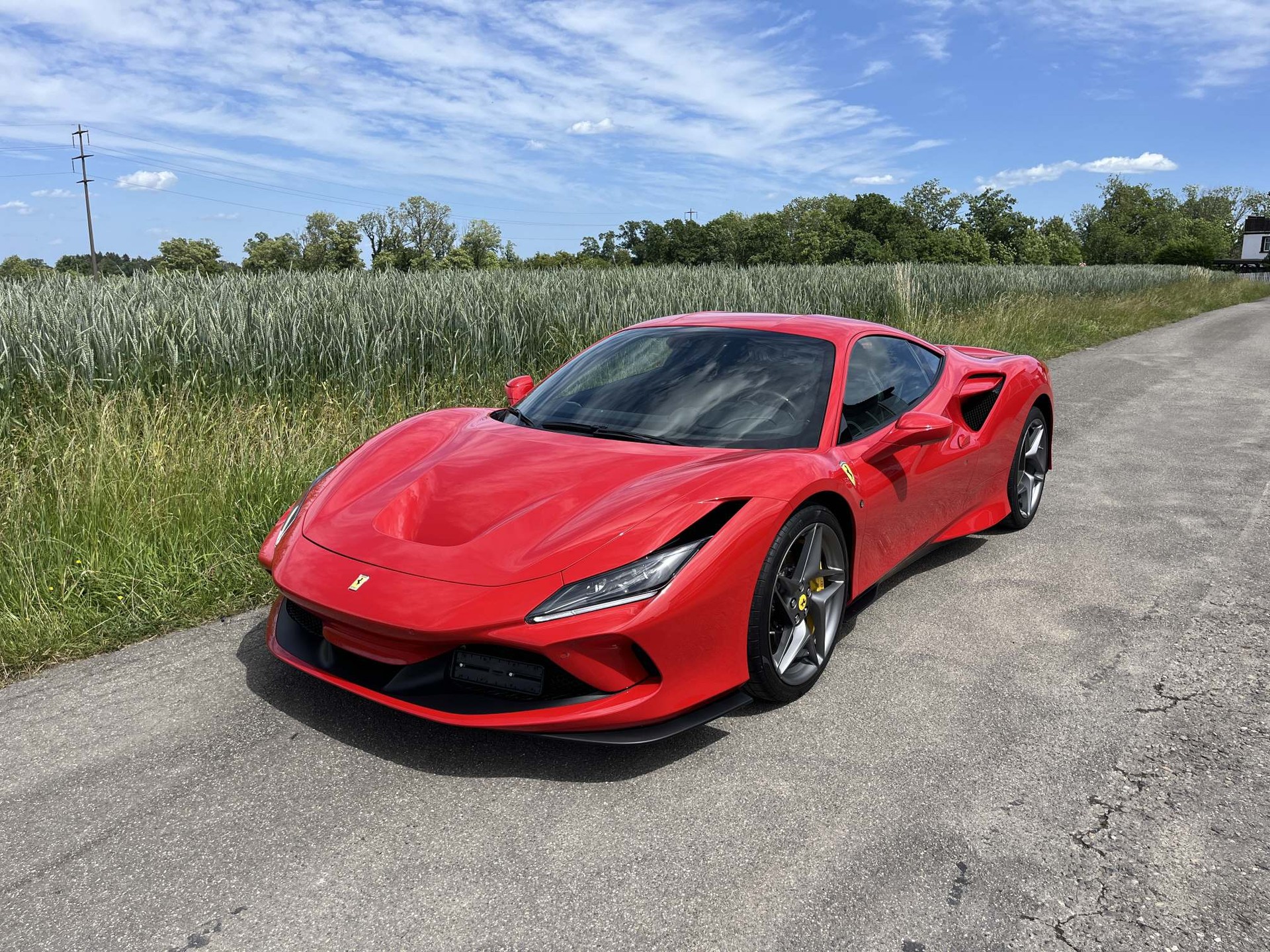 FERRARI F8 Tributo-image-2