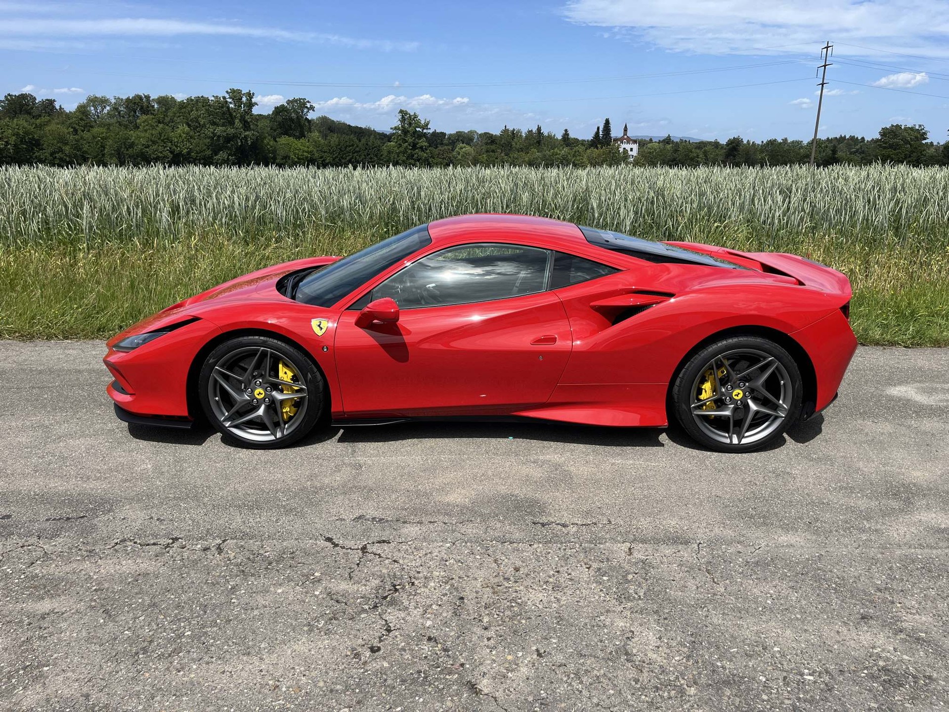 FERRARI F8 Tributo-image-4