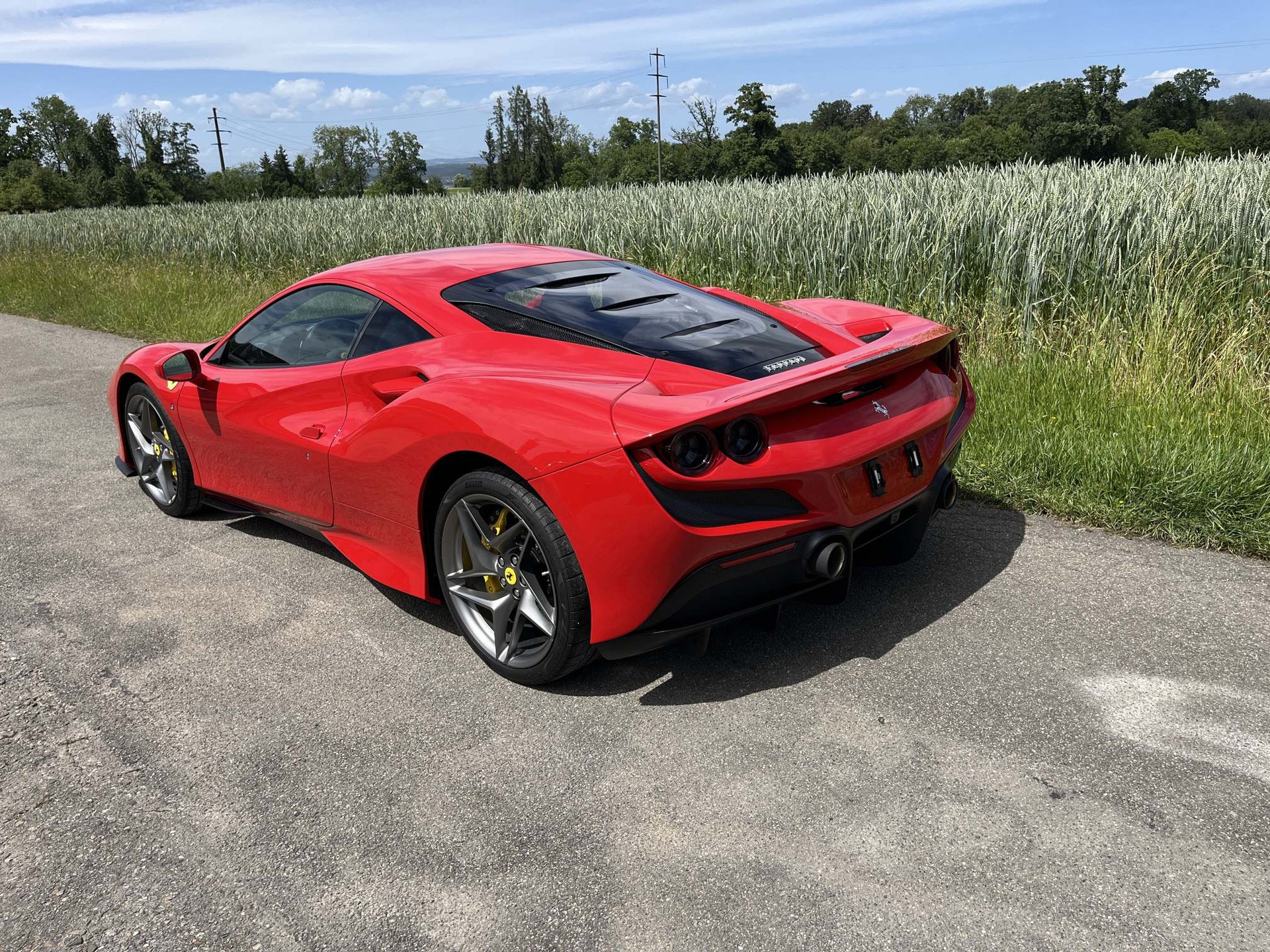 FERRARI F8 Tributo-image-5