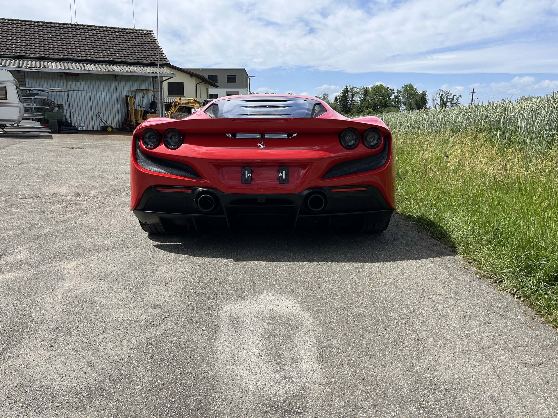 FERRARI F8 Tributo-image-7