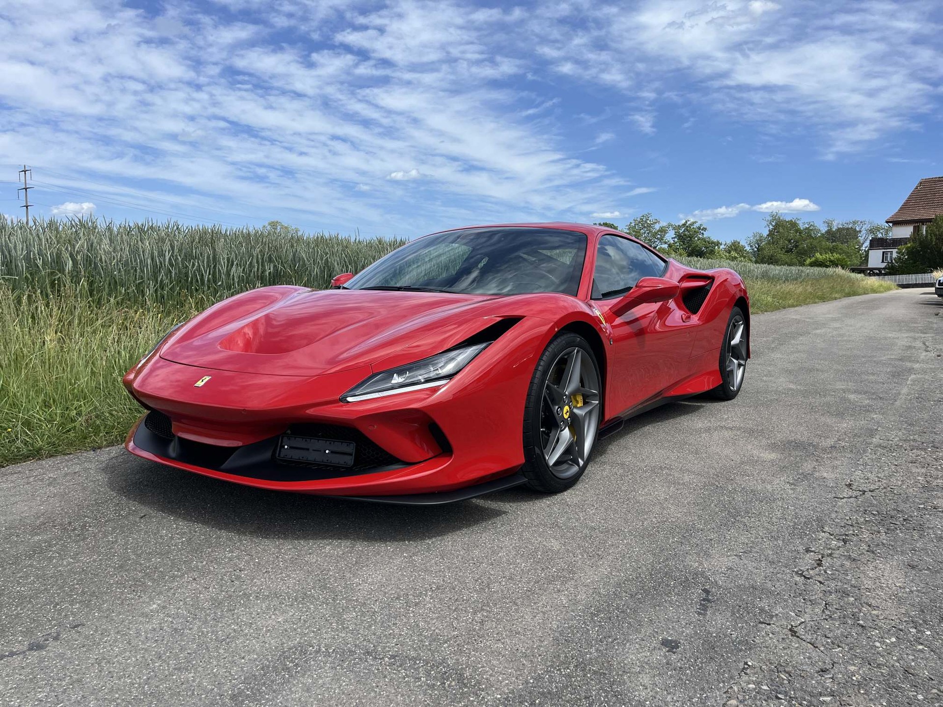 FERRARI F8 Tributo-image-1
