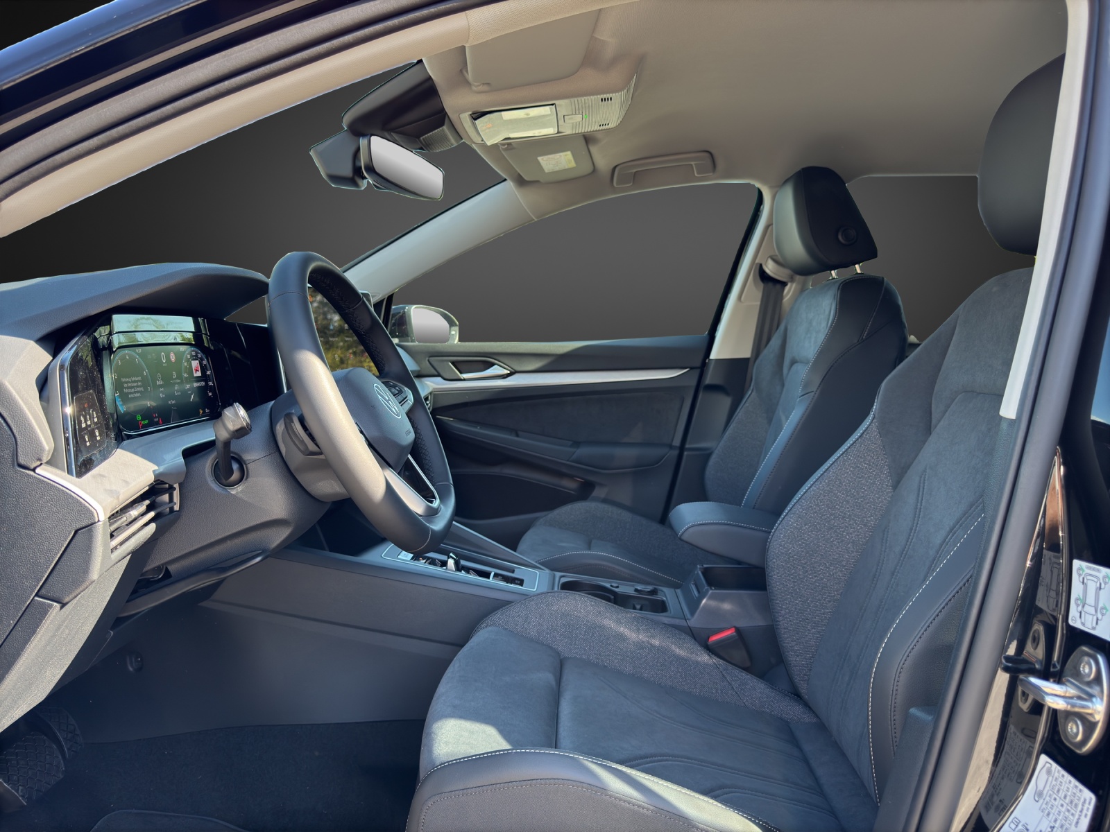 VW Golf Variant 1.5 eTSI mHEV Business-image-7