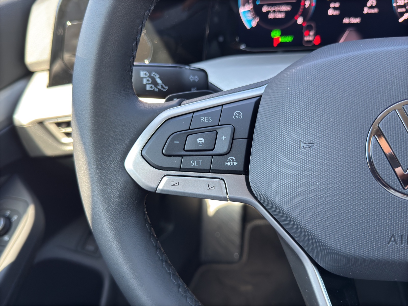 VW Golf Variant 1.5 eTSI mHEV Business-image-17