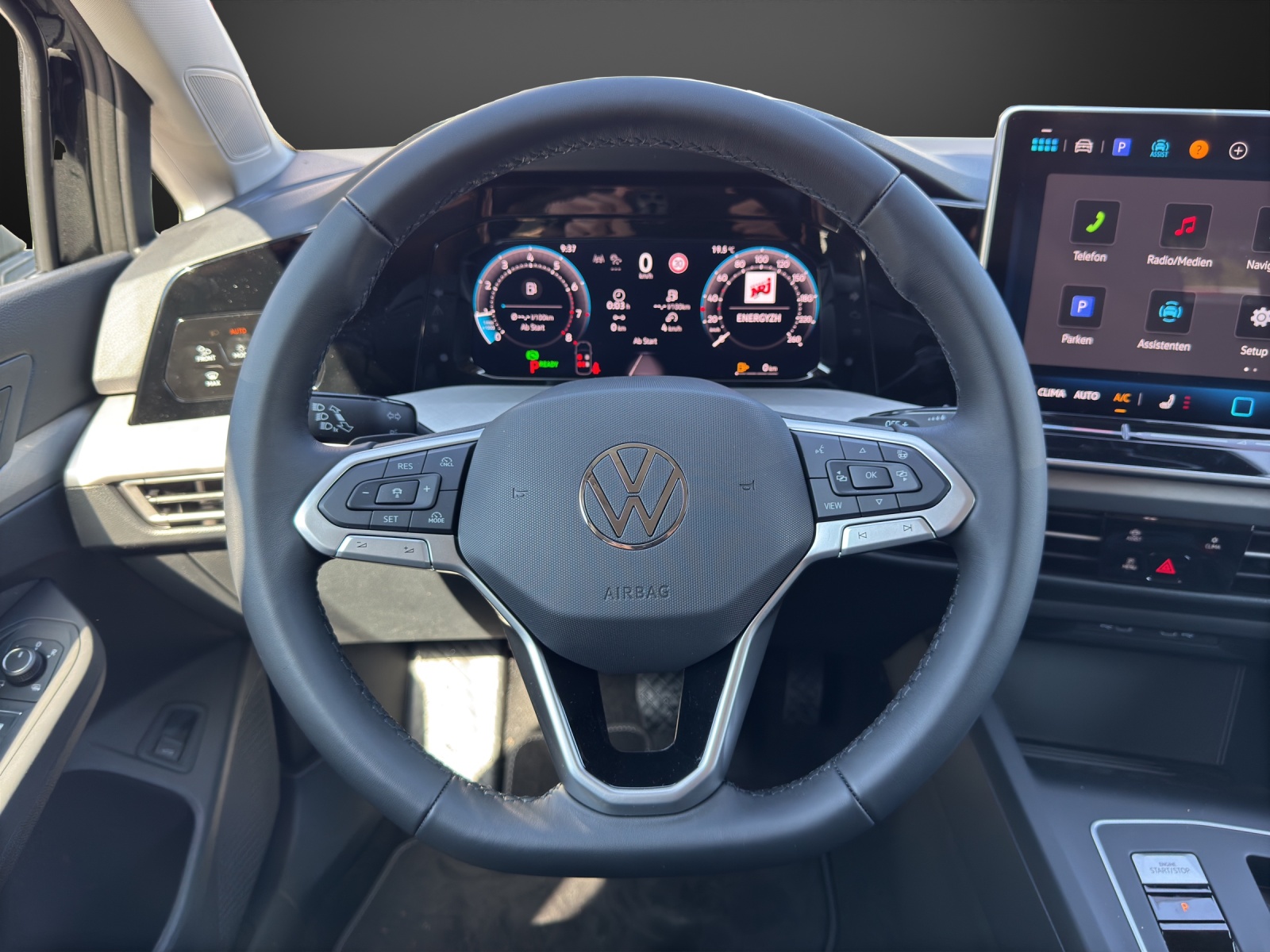 VW Golf Variant 1.5 eTSI mHEV Business-image-10