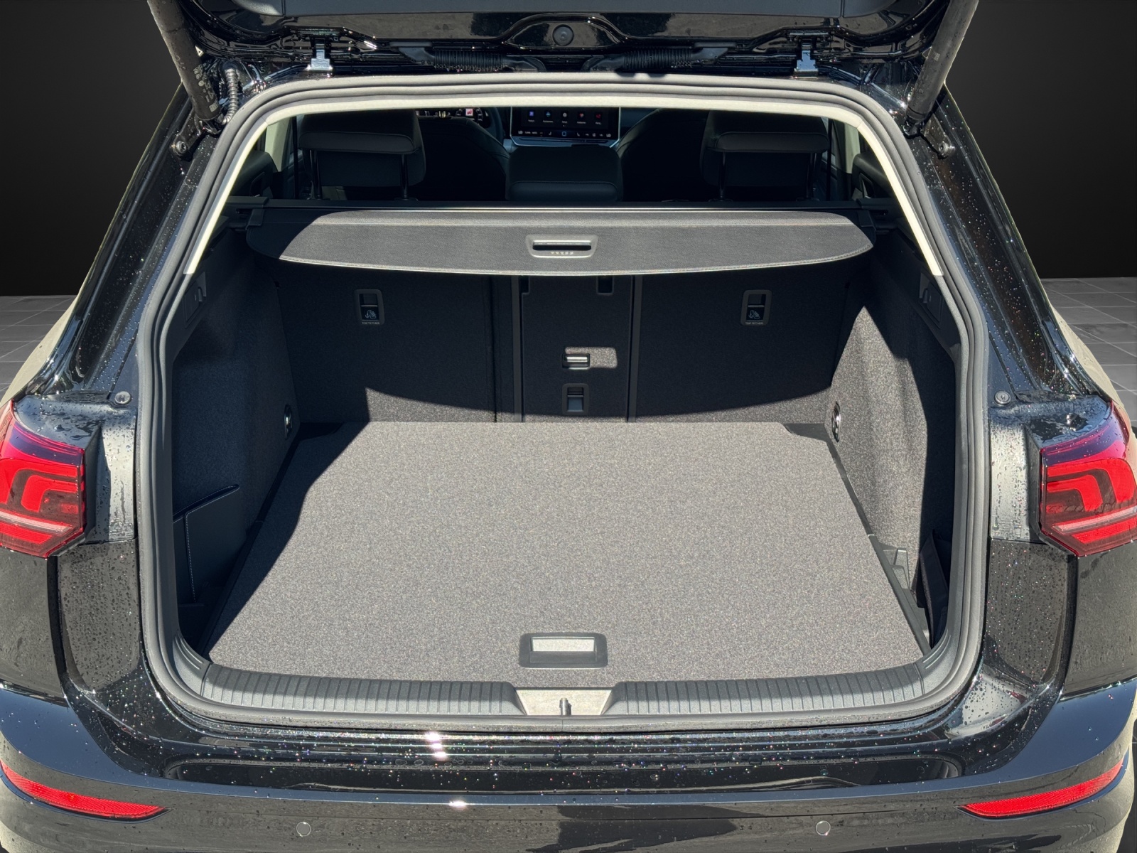VW Golf Variant 1.5 eTSI mHEV Business-image-12