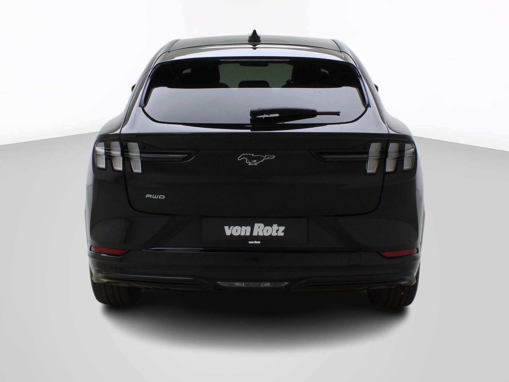 FORD Mustang Mach-E Extended AWD-image-4
