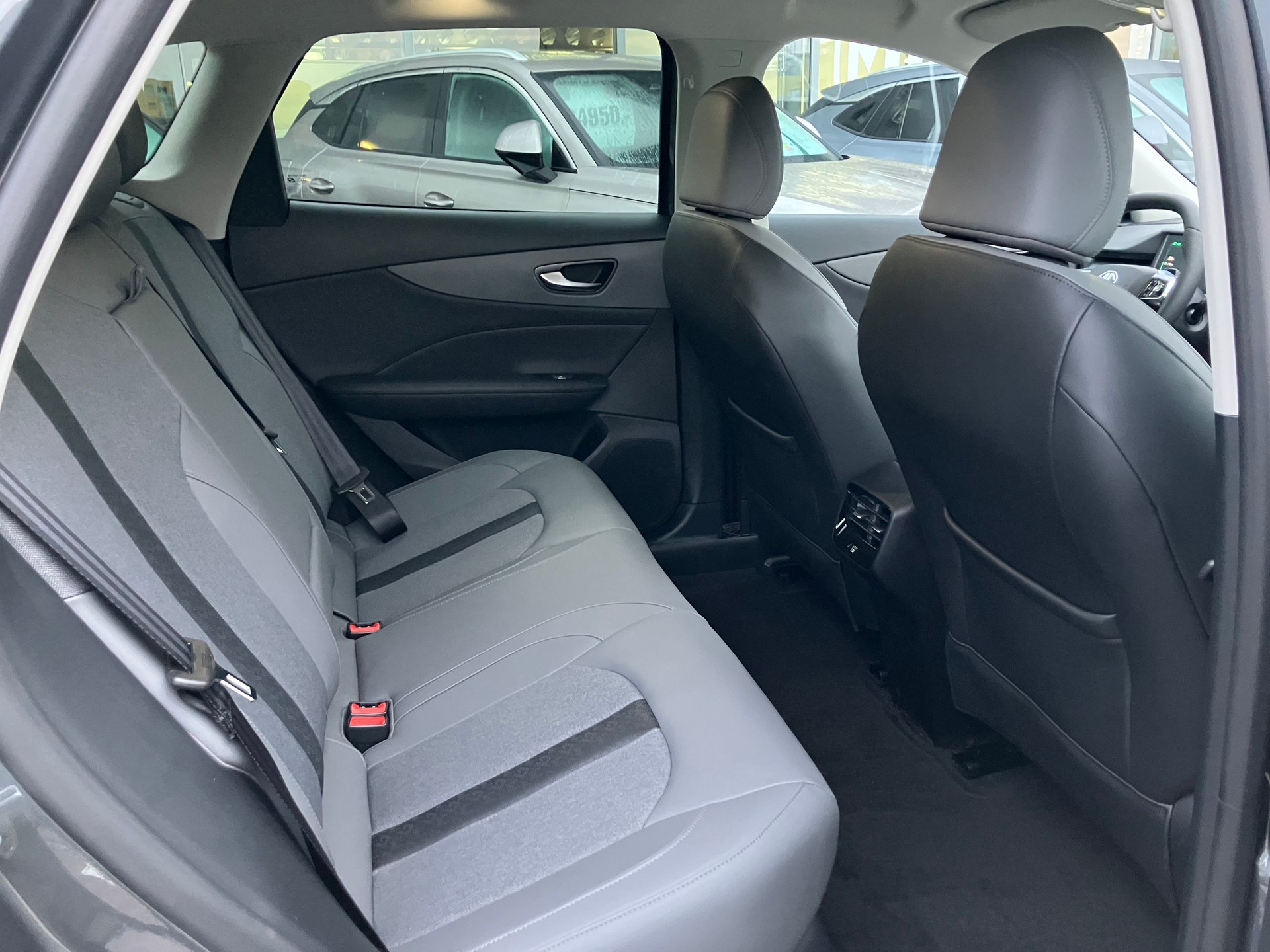 MG S5 EV 64kWh Luxury-image-7