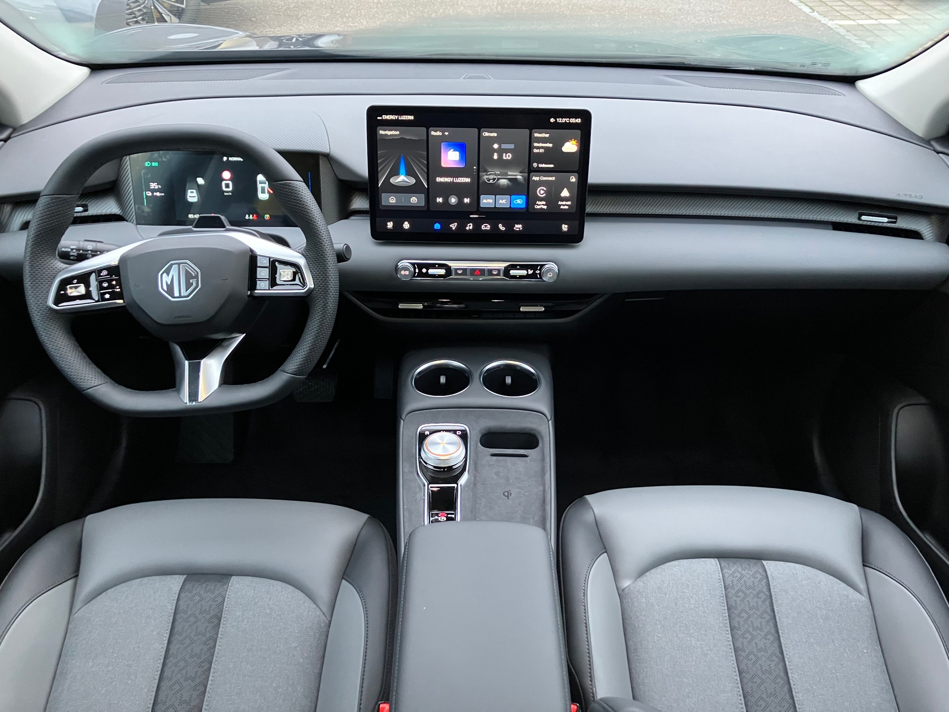 MG S5 EV 64kWh Luxury-image-9