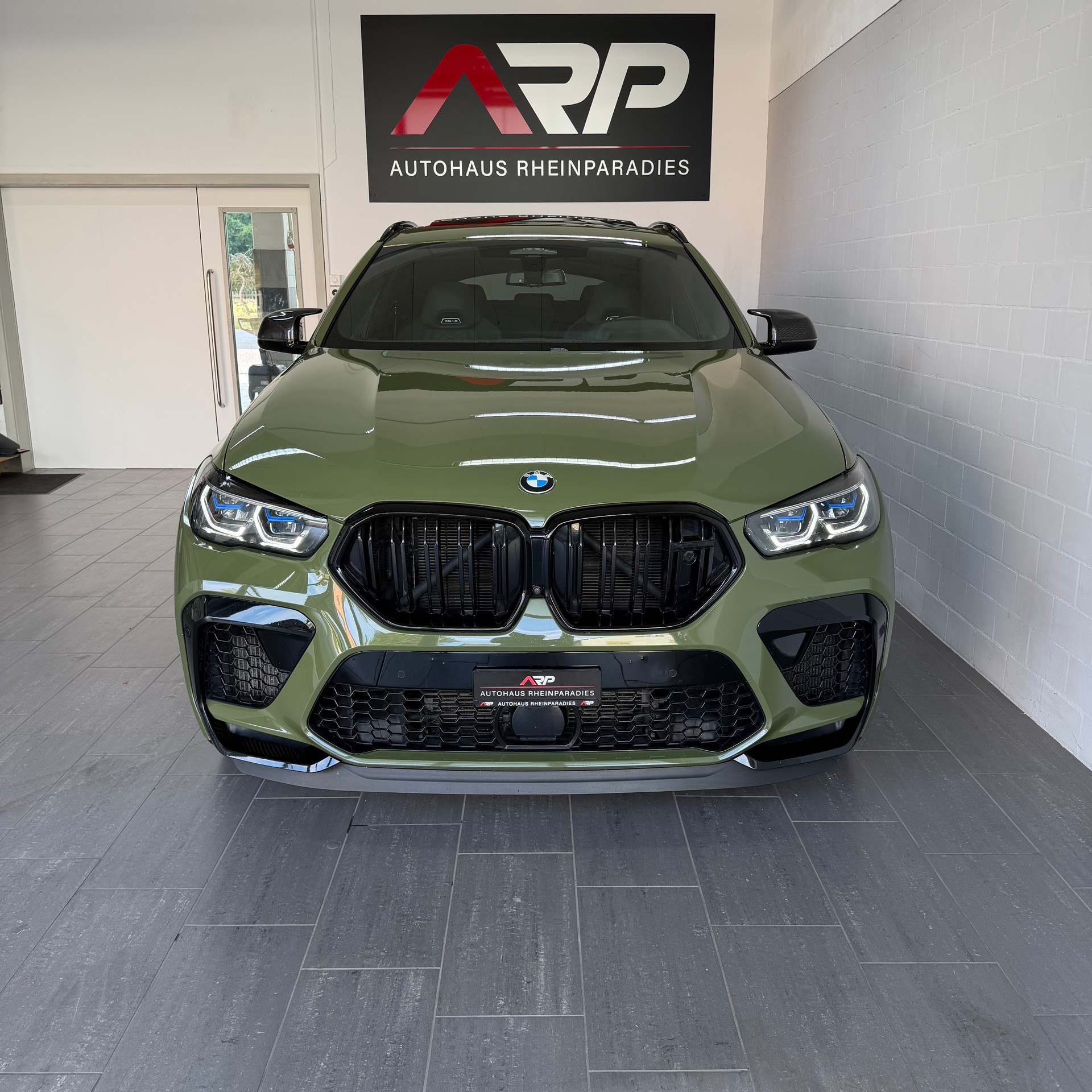 BMW X6M Steptronic M Competition URBAN GREEN * B&W *Softclose * Carbon * Skylounge * Headup * 360 * Gestik * NIGHT VISION * TV *-image-1