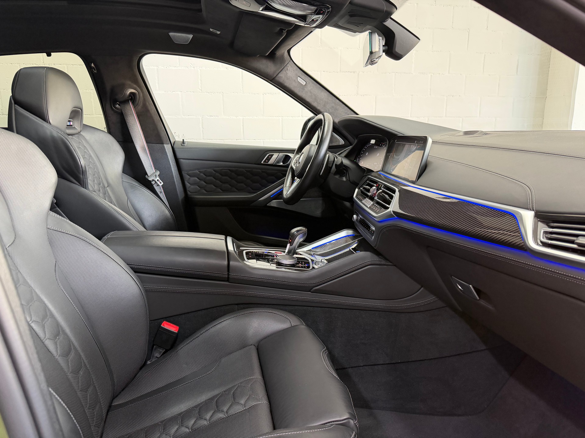 BMW X6M Steptronic M Competition URBAN GREEN * B&W *Softclose * Carbon * Skylounge * Headup * 360 * Gestik * NIGHT VISION * TV *-image-5