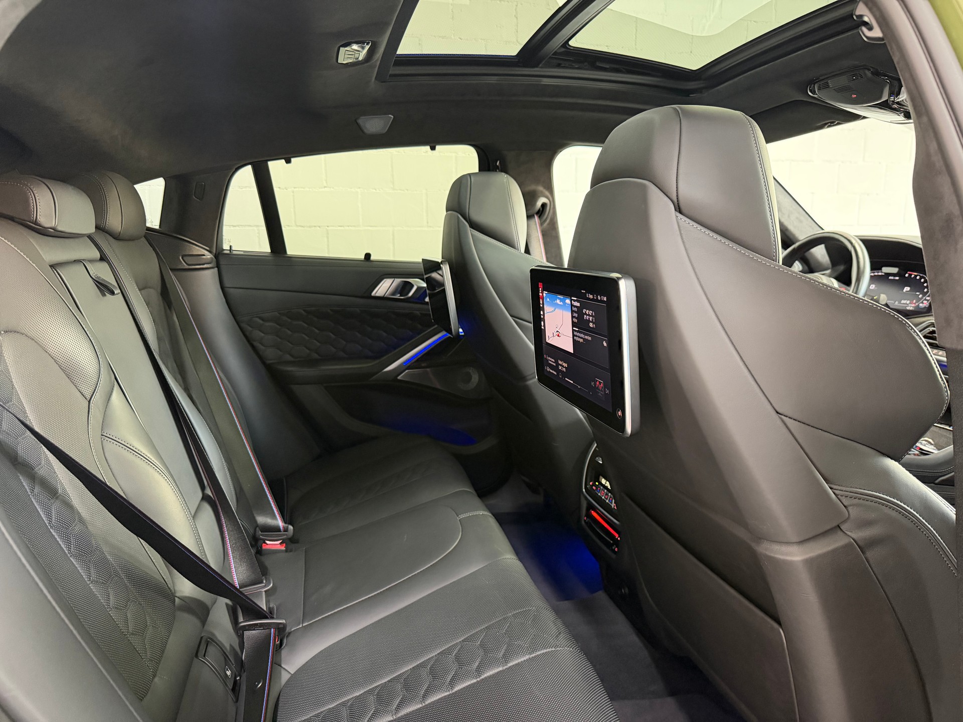 BMW X6M Steptronic M Competition URBAN GREEN * B&W *Softclose * Carbon * Skylounge * Headup * 360 * Gestik * NIGHT VISION * TV *-image-10