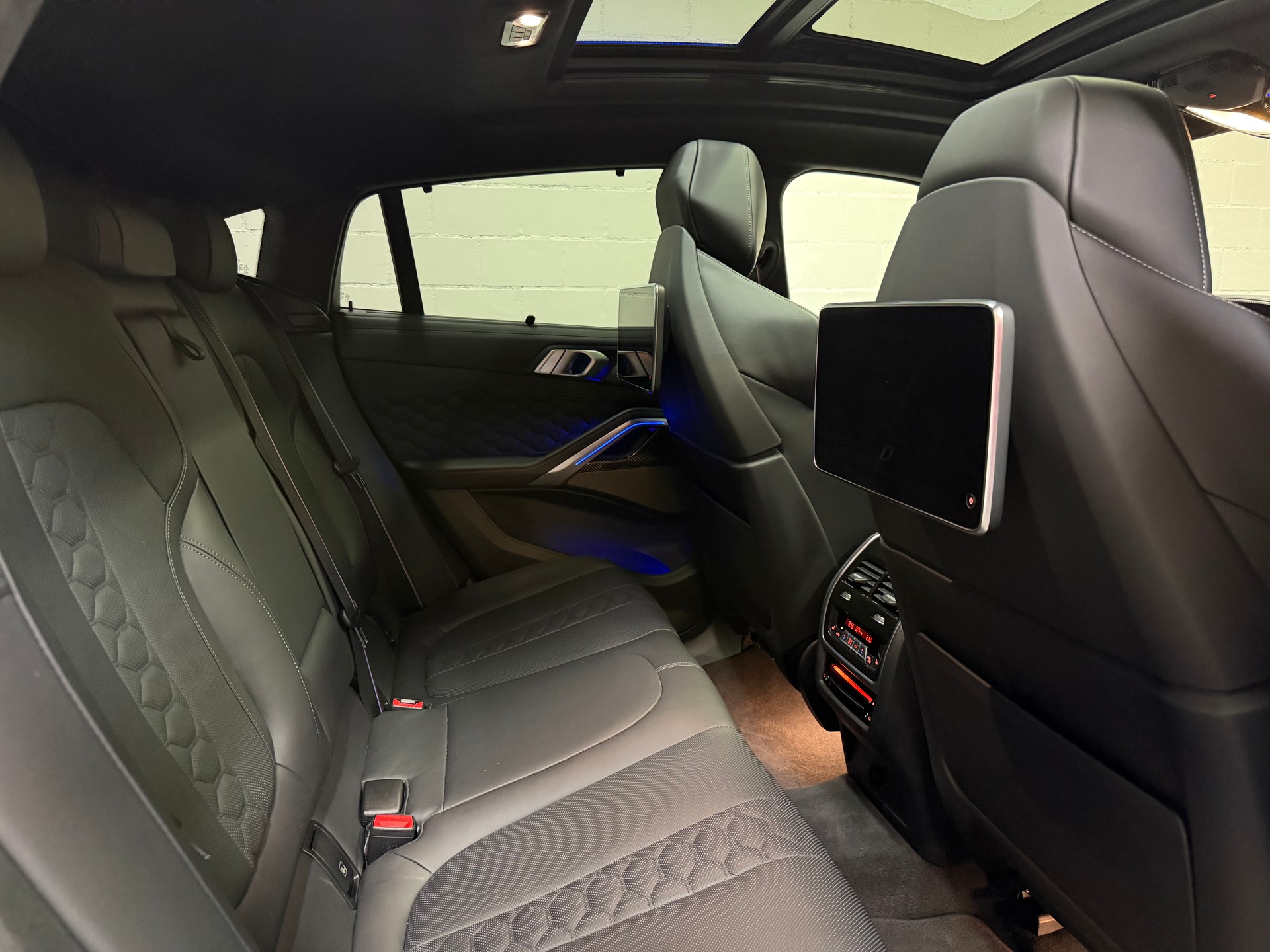 BMW X6M Steptronic M Competition *Softclose * Carbon * Skylounge * Headup * 360• * Gestik *-image-10