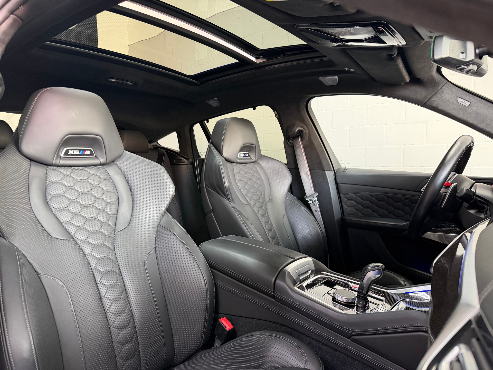 BMW X6M Steptronic M Competition URBAN GREEN * B&W *Softclose * Carbon * Skylounge * Headup * 360 * Gestik * NIGHT VISION * TV *-image-6
