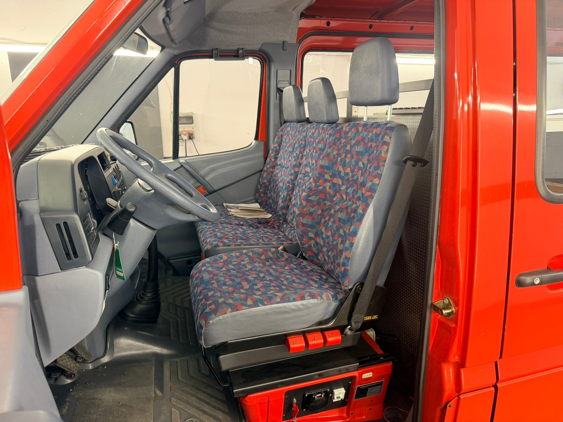 MERCEDES-BENZ Sprinter 312 D 4X4 SPERRDIFF FEUERWEHR-image-12