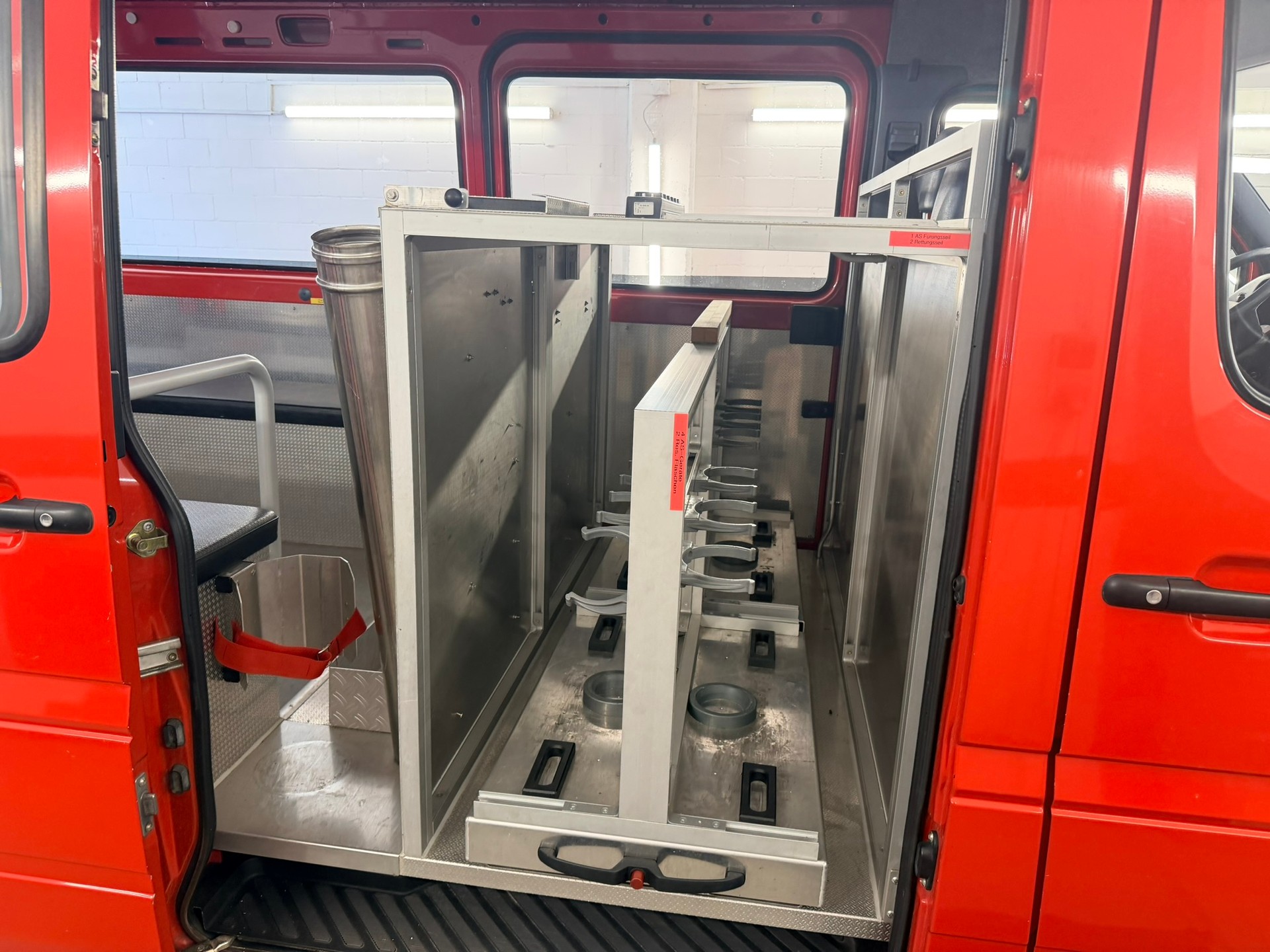 MERCEDES-BENZ Sprinter 312 D 4X4 SPERRDIFF FEUERWEHR-image-10