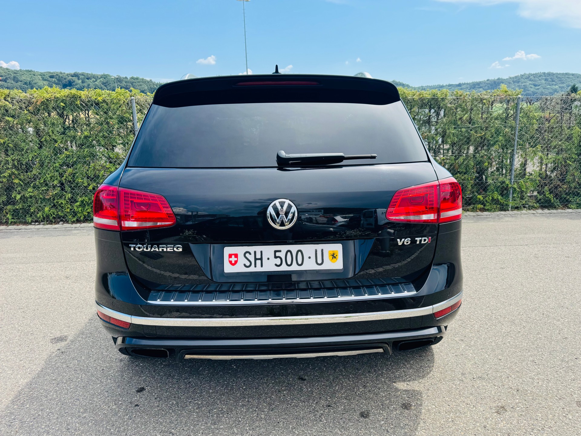 VW Touareg 3.0 TDI BMT Executive Edition Tiptronic *R-Line*-image-5