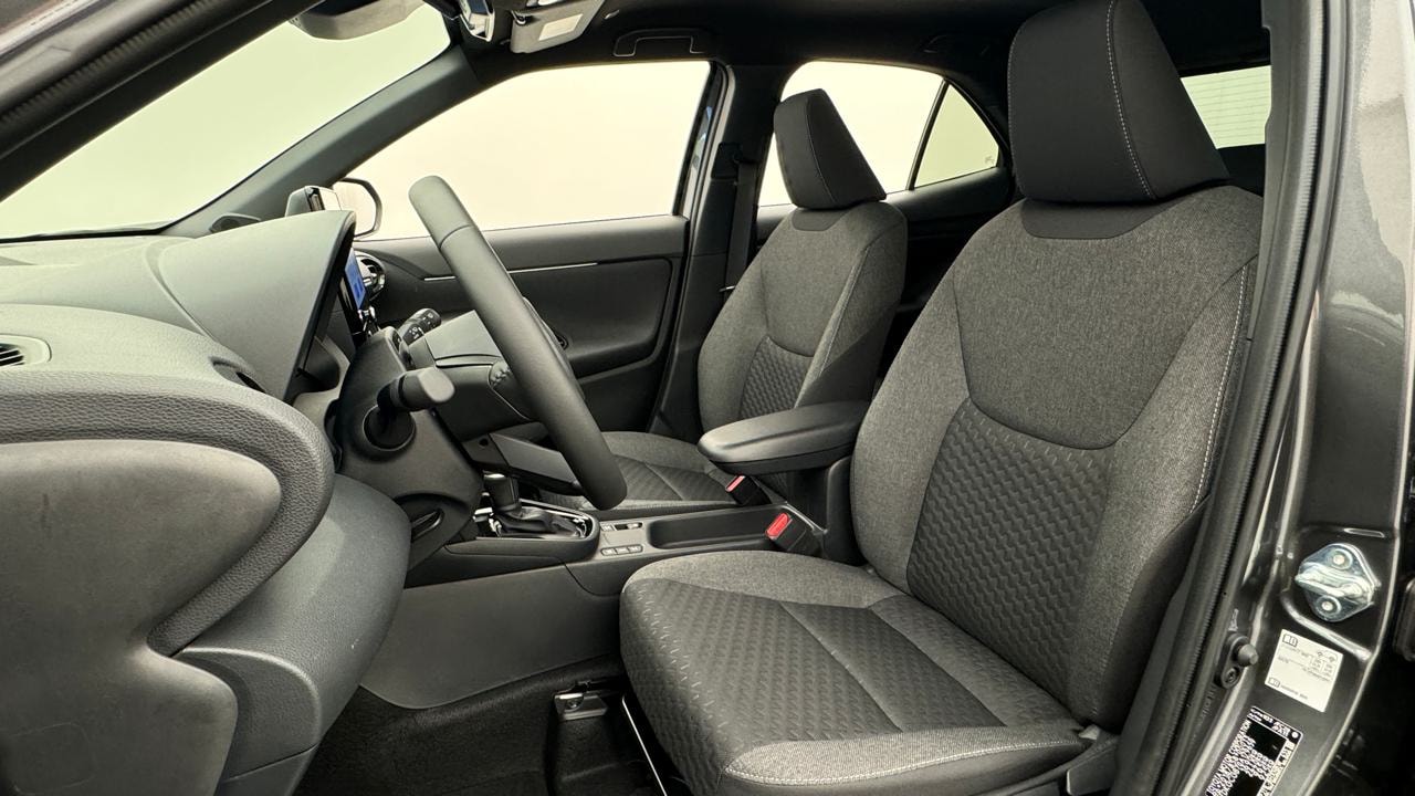 TOYOTA Yaris Cross 1.5 Style e-CVT-image-4