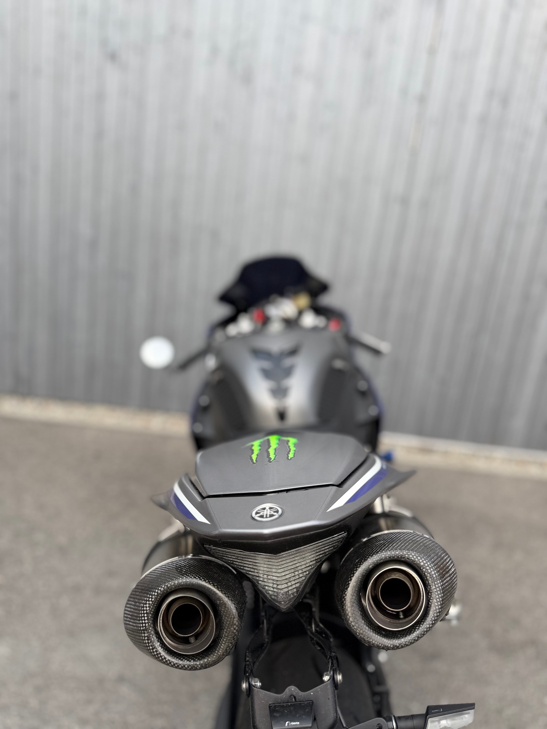 YAMAHA YZF-R1-image-4