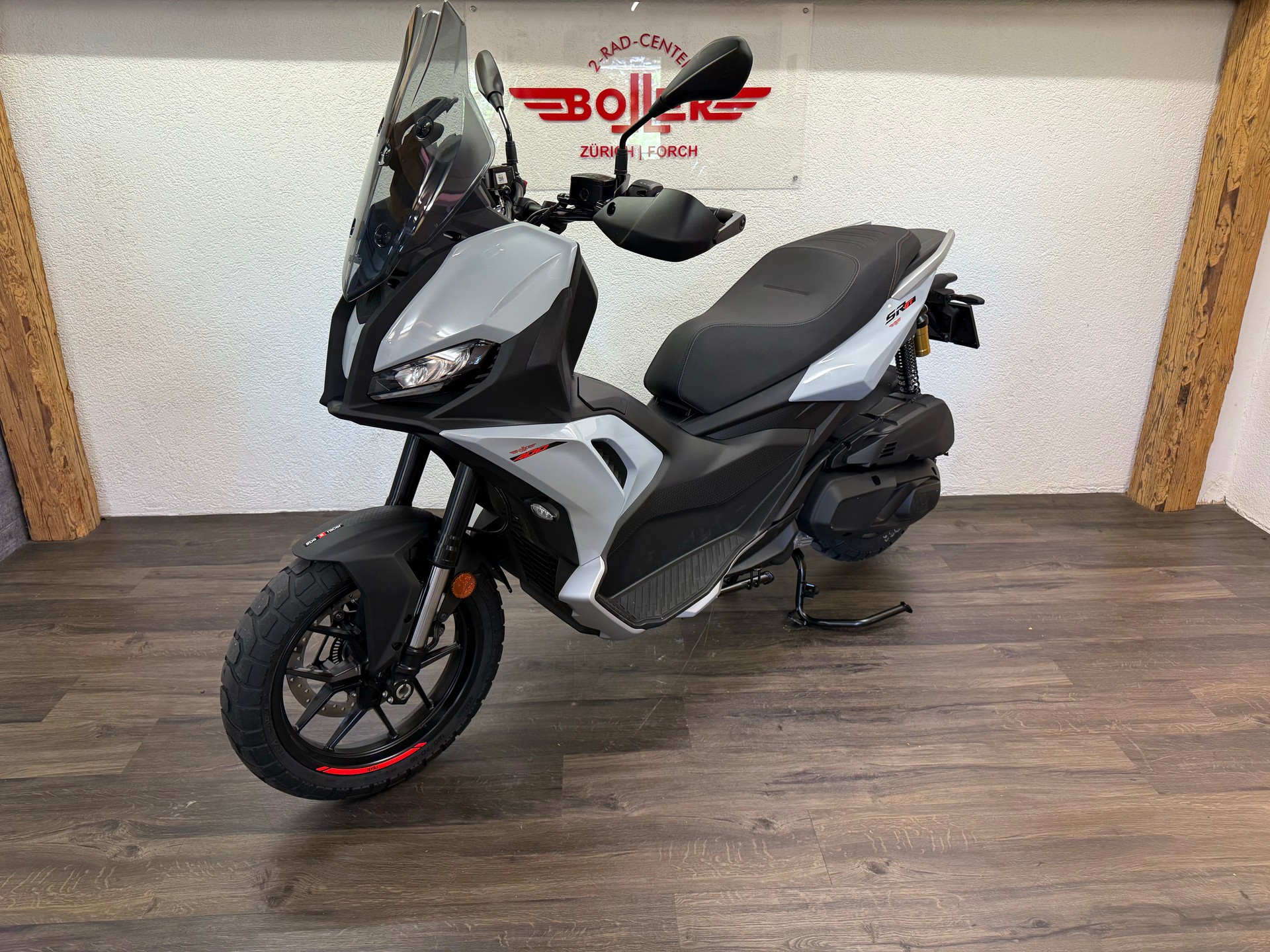 APRILIA SR GT 400