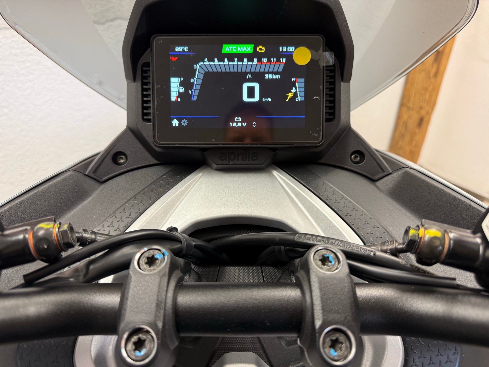 APRILIA SR GT 400-image-5