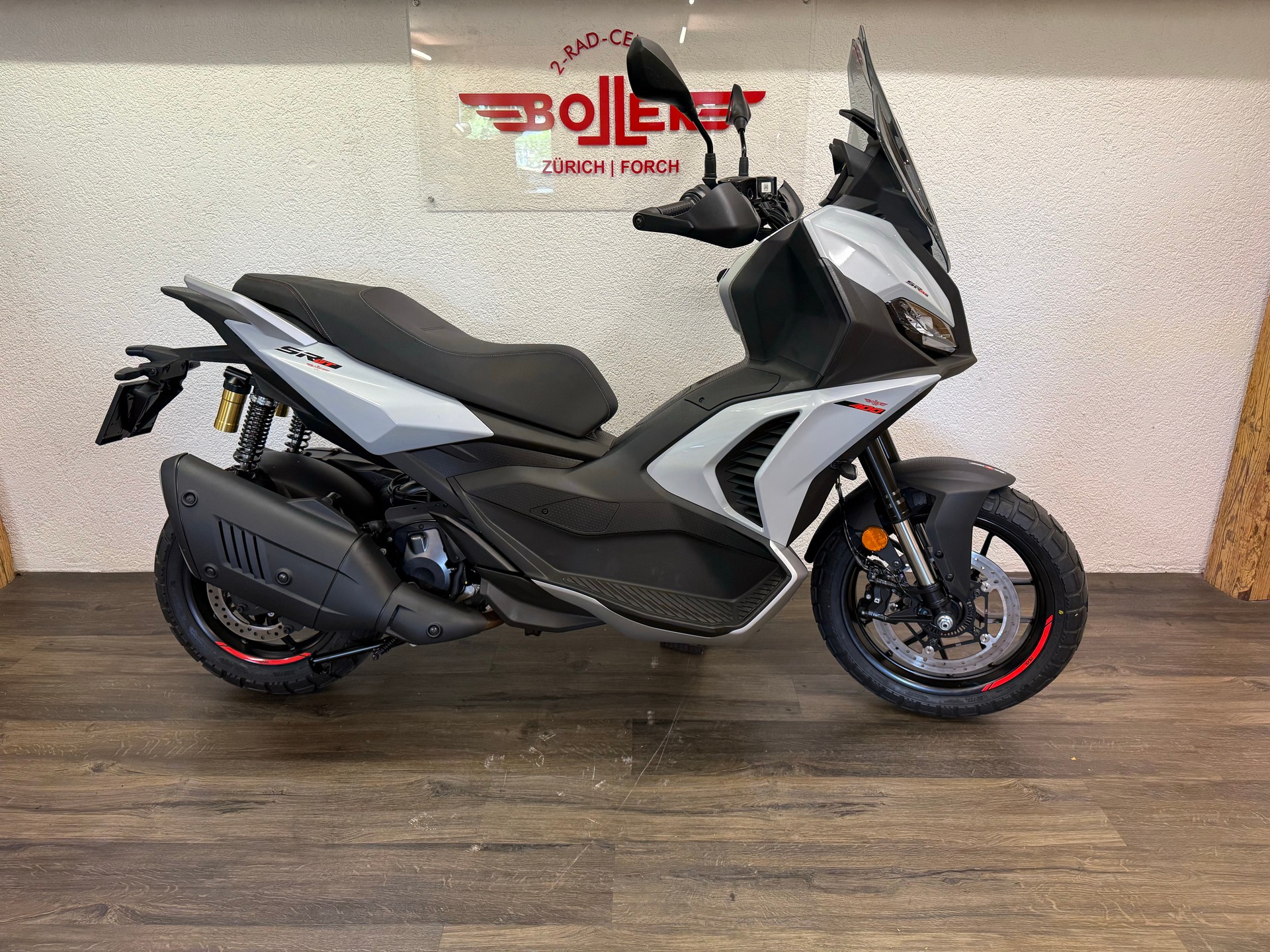 APRILIA SR GT 400-showroom-element-1
