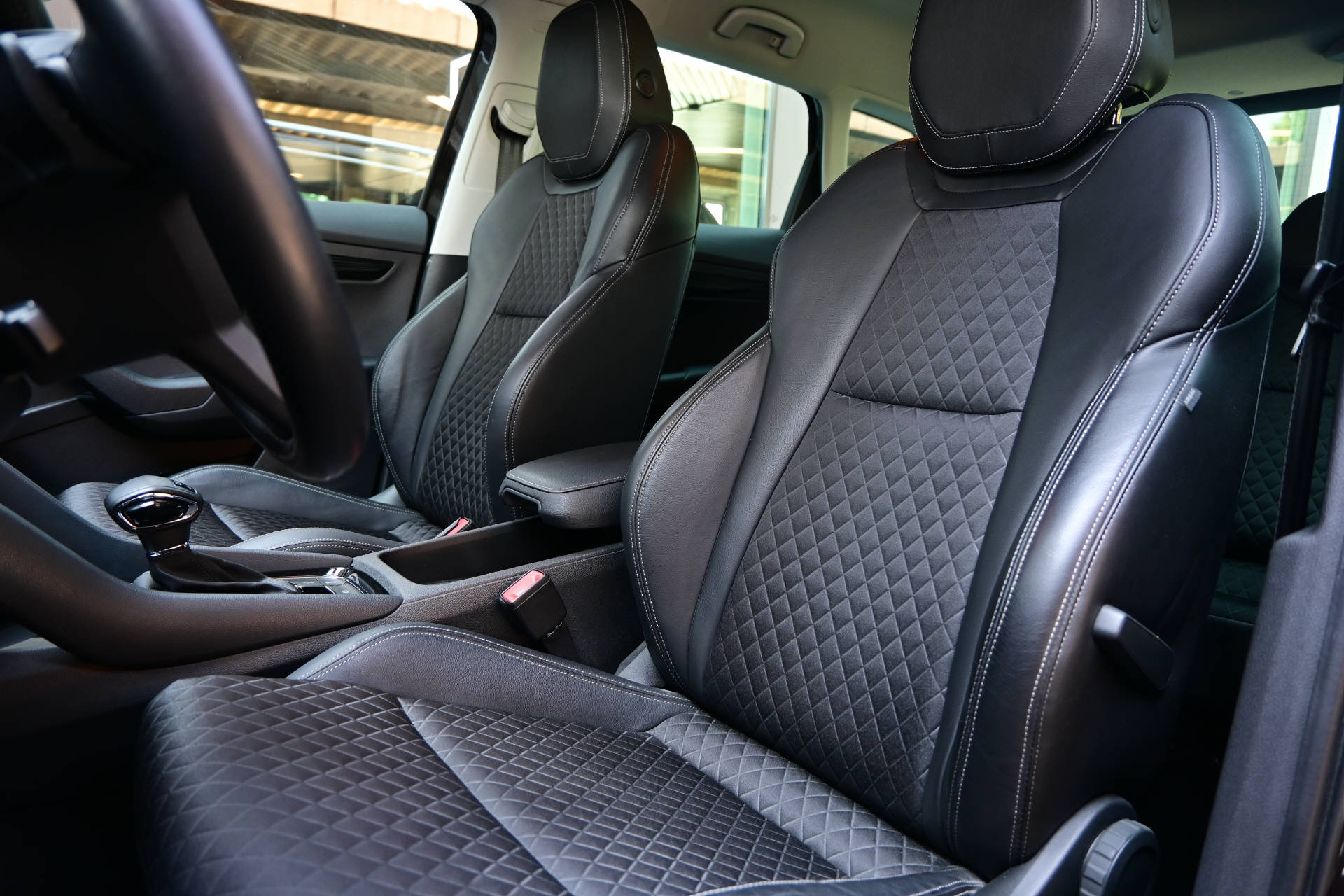 SKODA Karoq 2.0 TDI Style 4x4 DSG-image-13