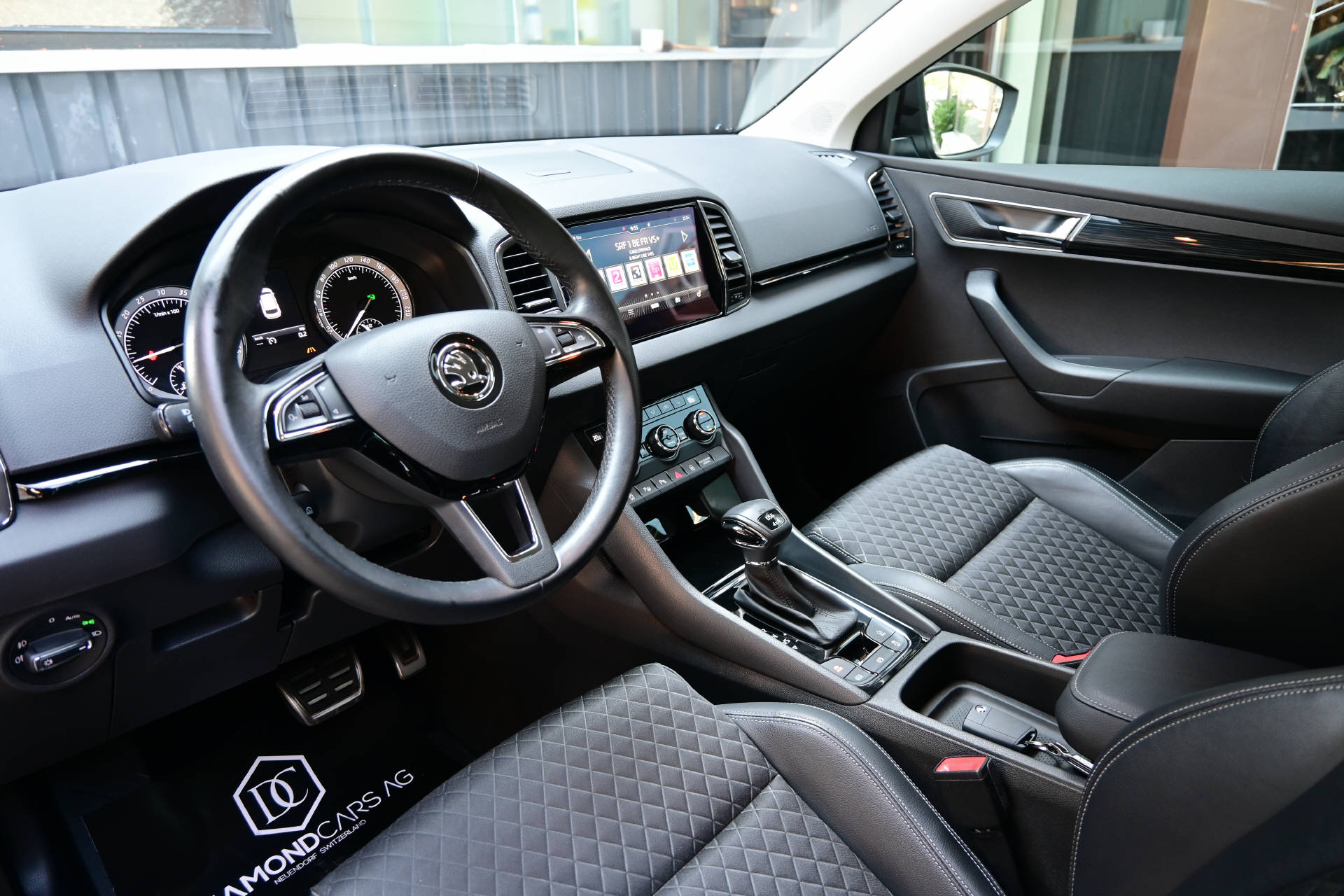 SKODA Karoq 2.0 TDI Style 4x4 DSG-image-9