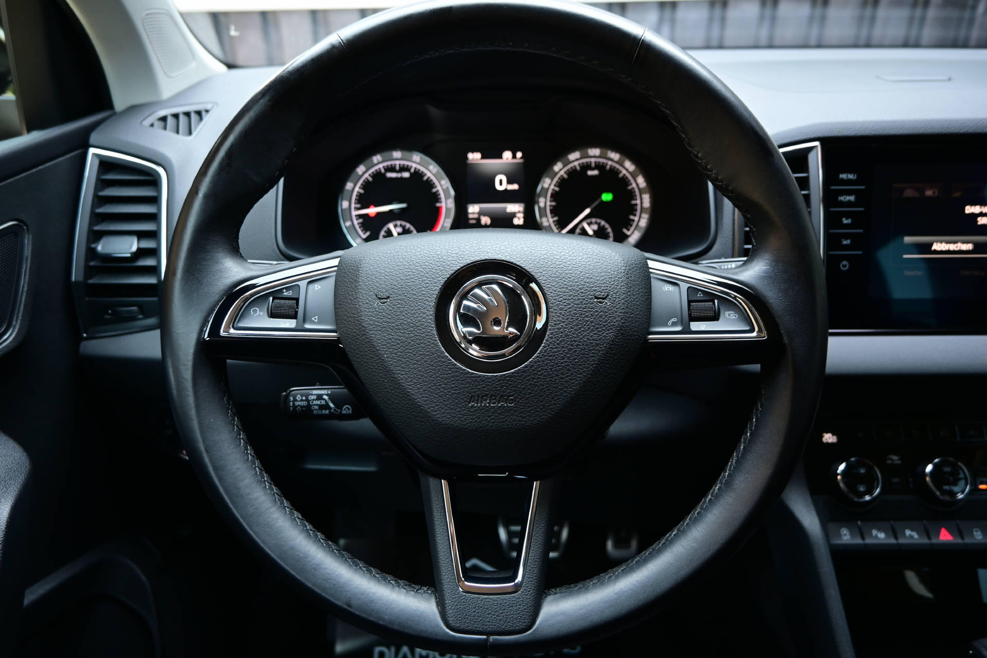 SKODA Karoq 2.0 TDI Style 4x4 DSG-image-16