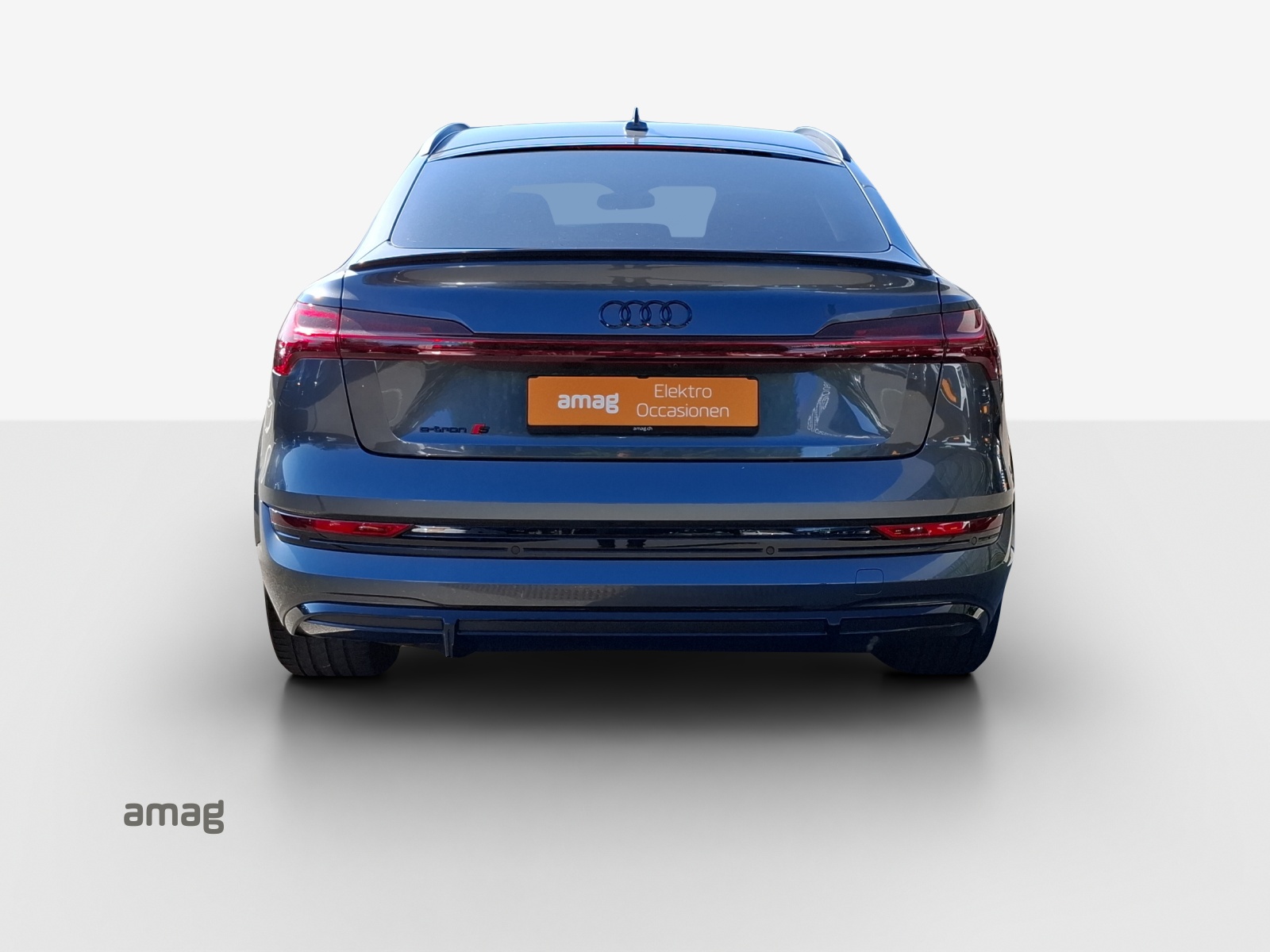 AUDI e-tron S Sportback quattro-image-3