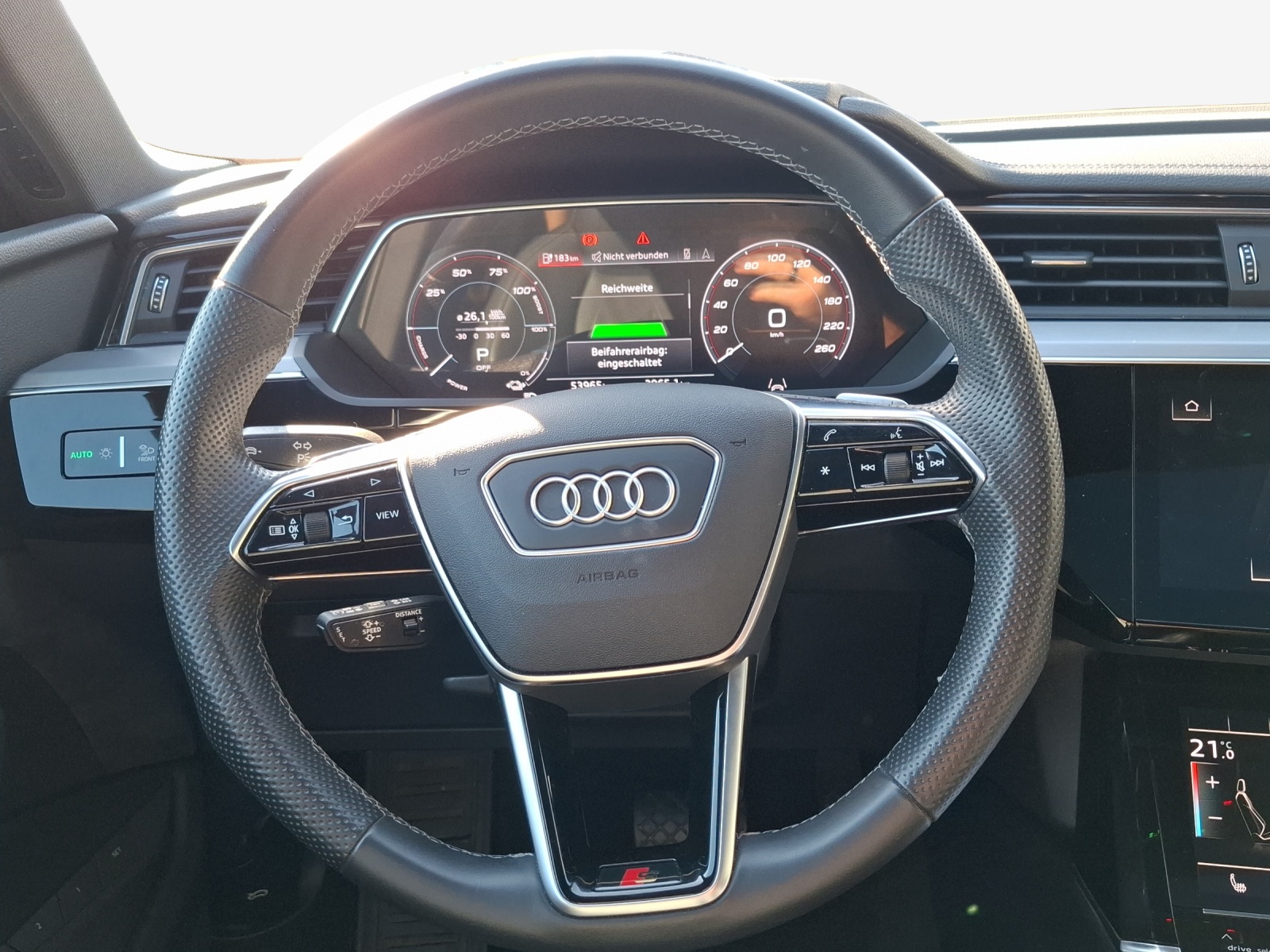 AUDI e-tron S Sportback quattro-image-9