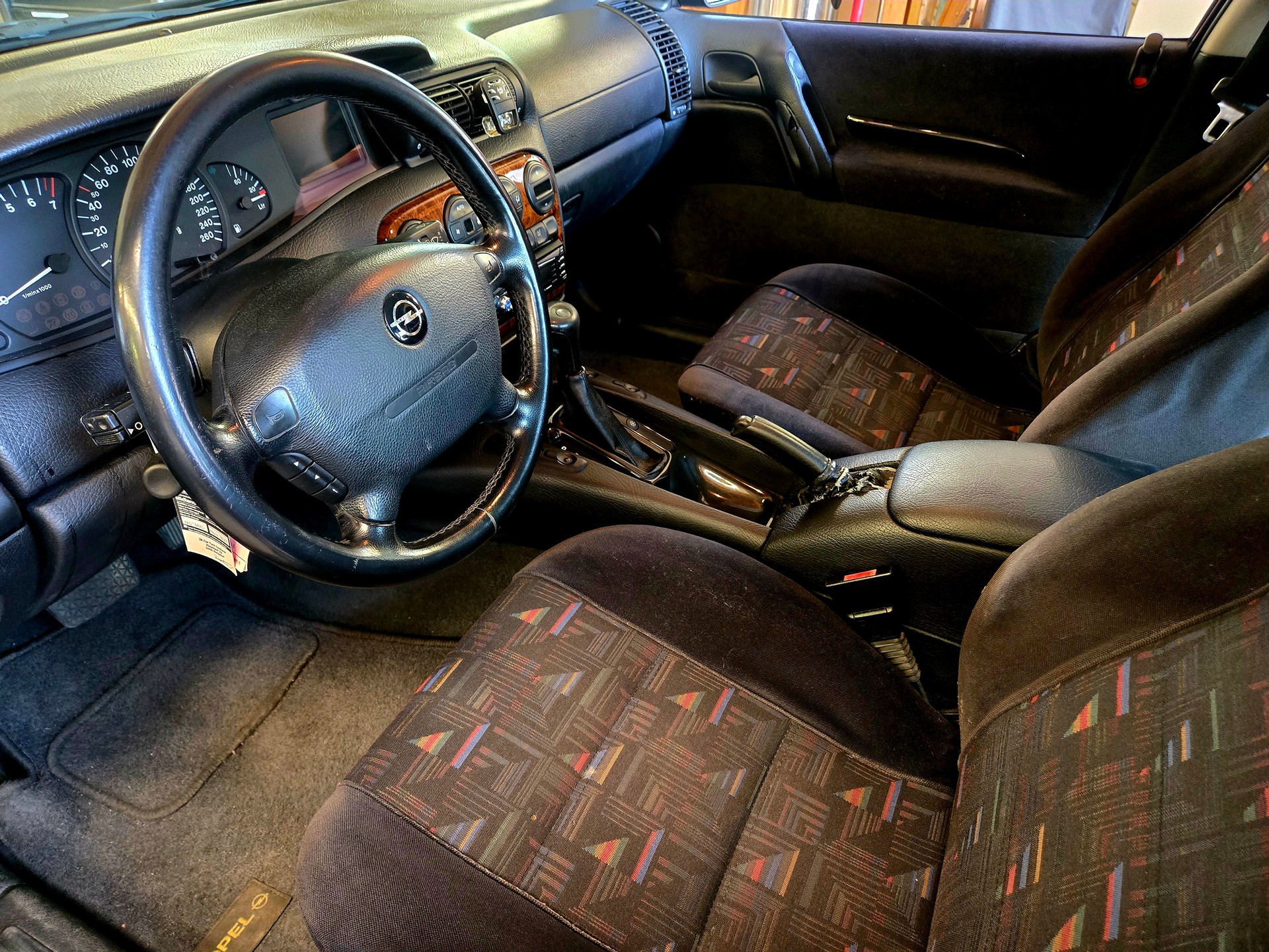 OPEL Omega 2.5i V6 Business-image-12