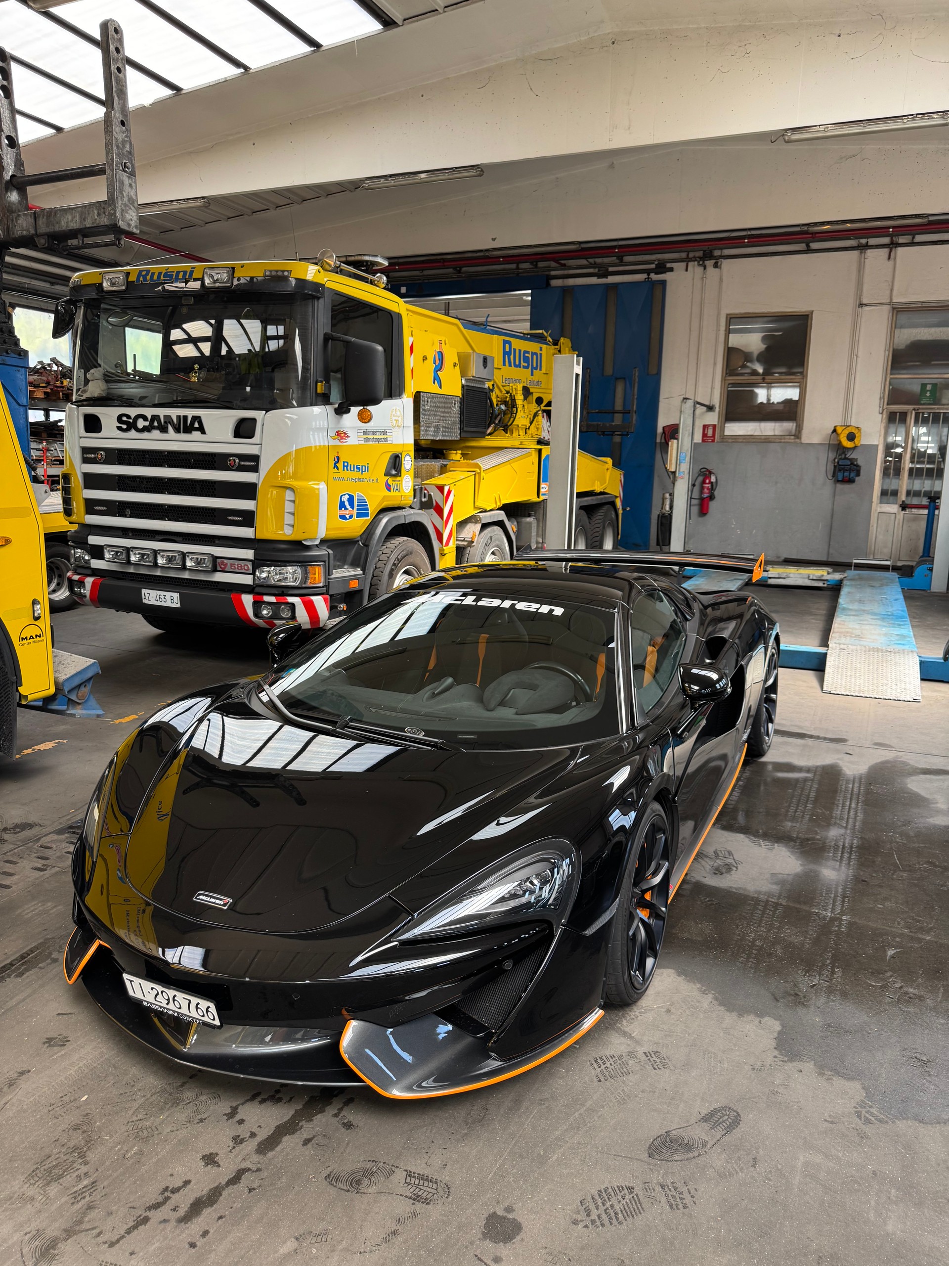 McLAREN Spider-image-4