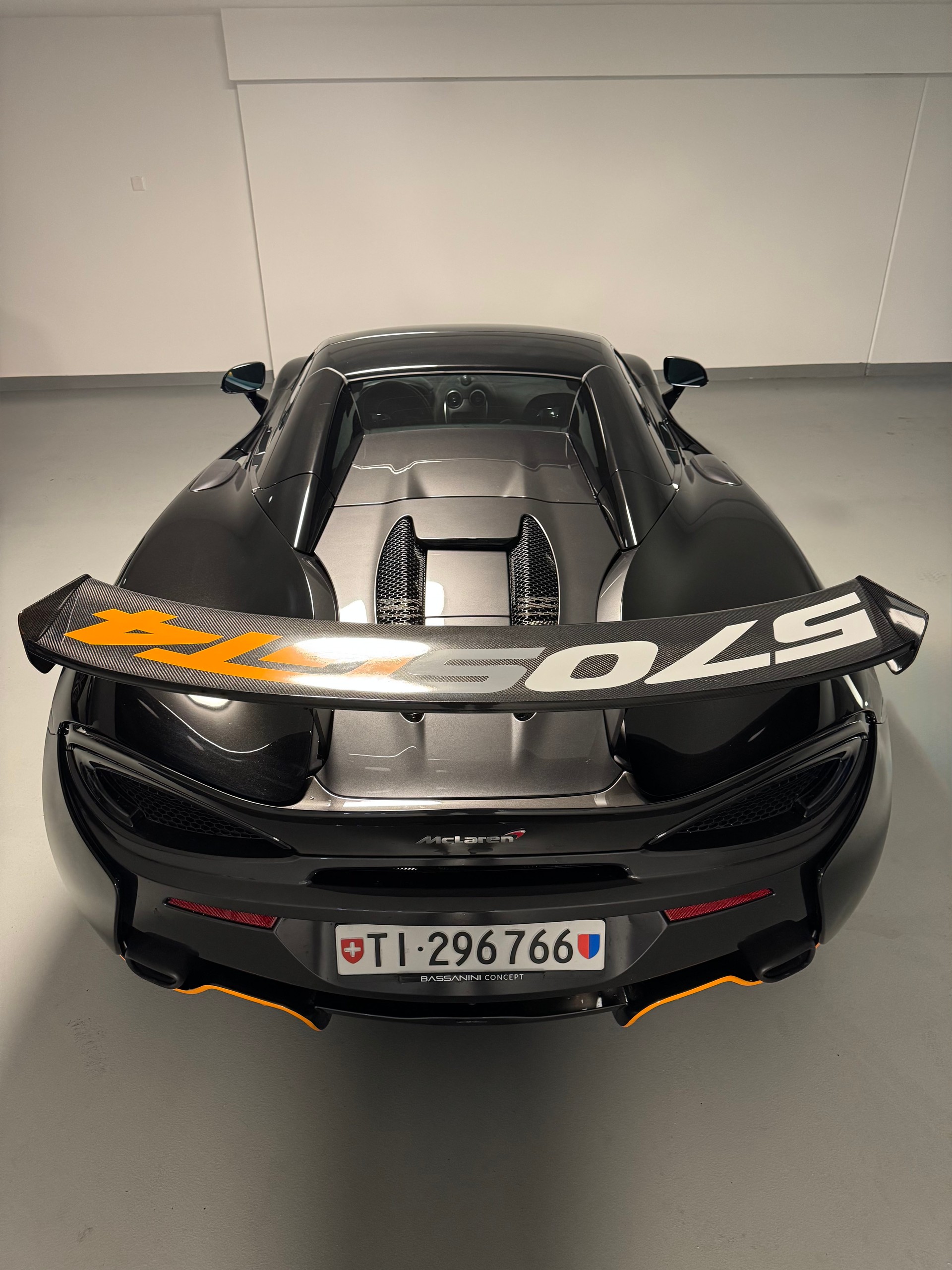 McLAREN Spider-image-0