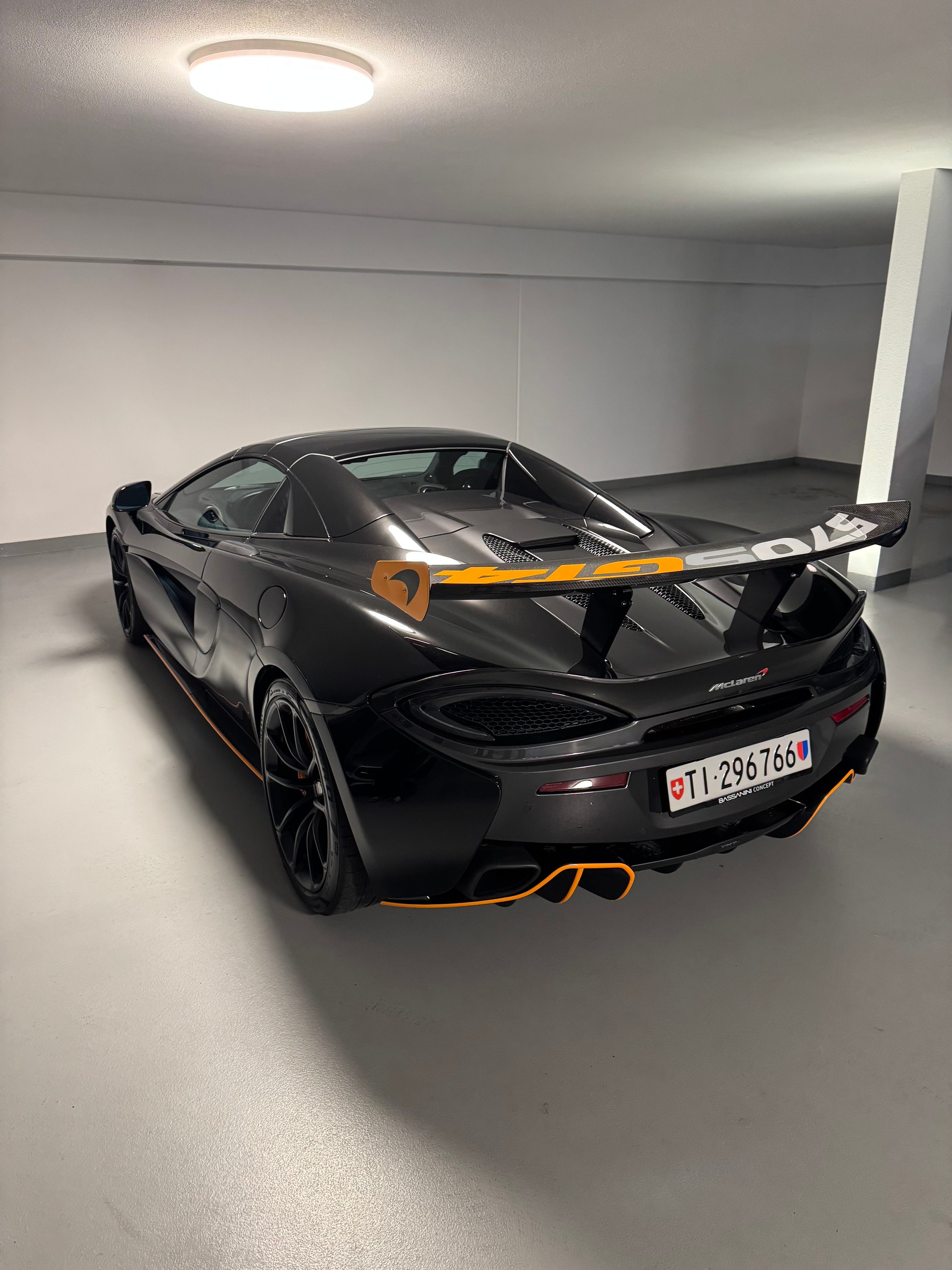 McLAREN Spider-image-2