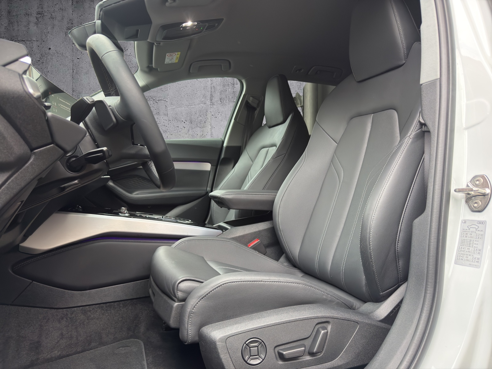 AUDI A5 Avant TDI quattro Attraction S tronic *CH-Fzg / Gratisservice / Garantie*-image-6
