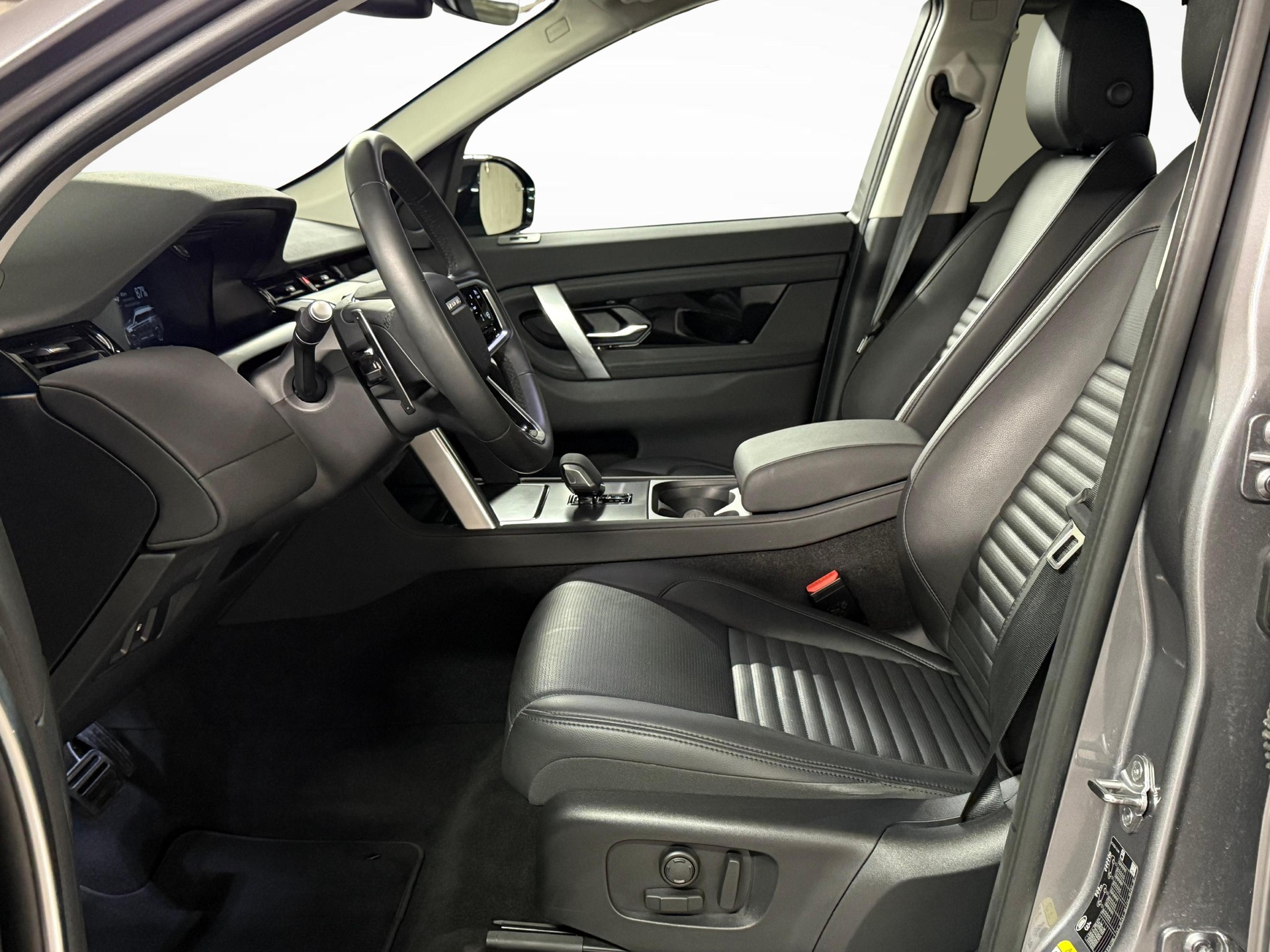 LAND ROVER Discovery Sport 1.5 T 300e S-image-10