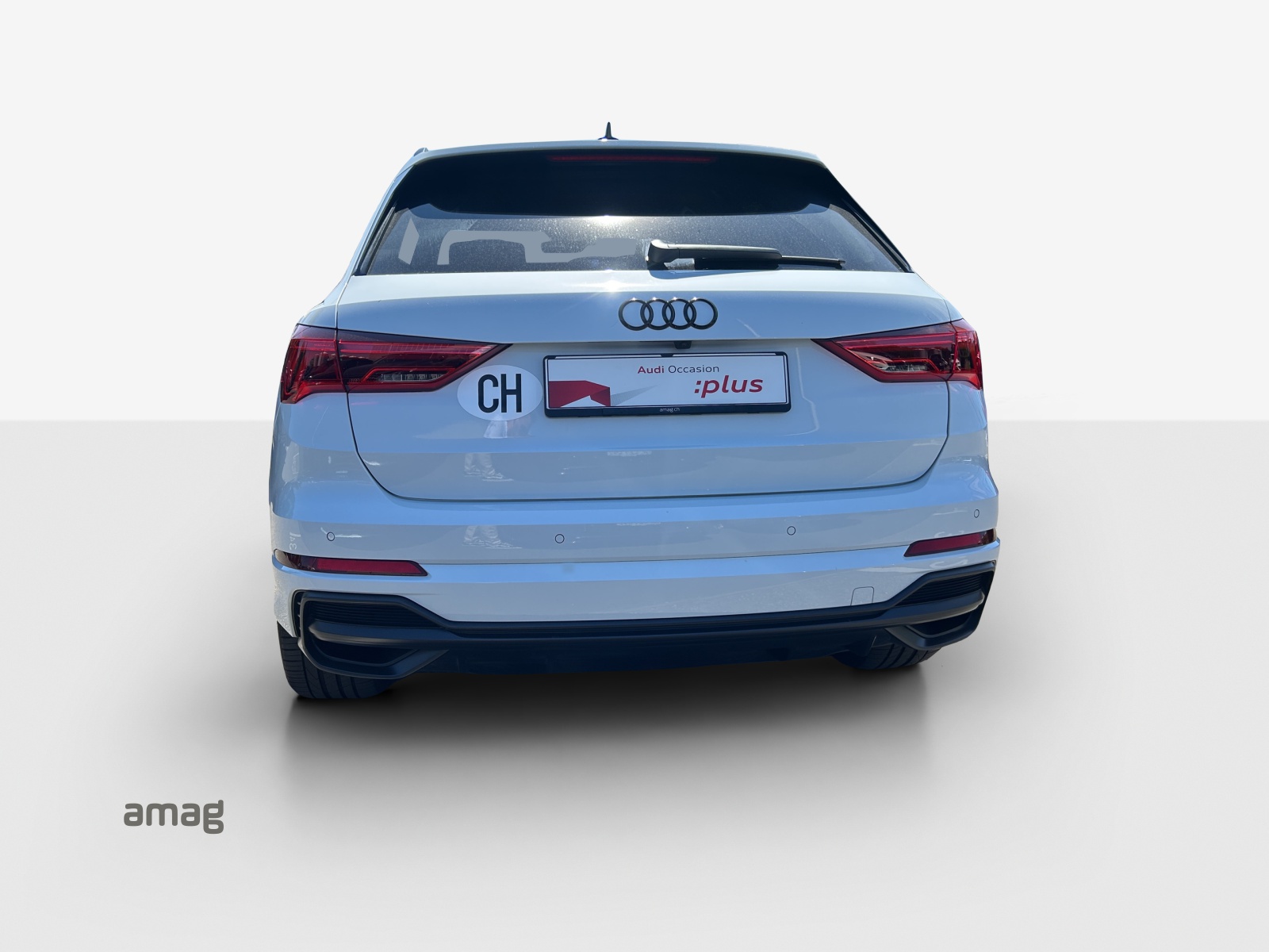 AUDI Q3 45 TFSI e S line Attraction S-tronic-image-4