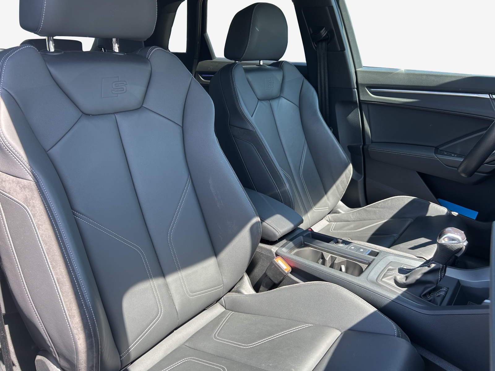 AUDI Q3 45 TFSI e S line Attraction S-tronic-image-15