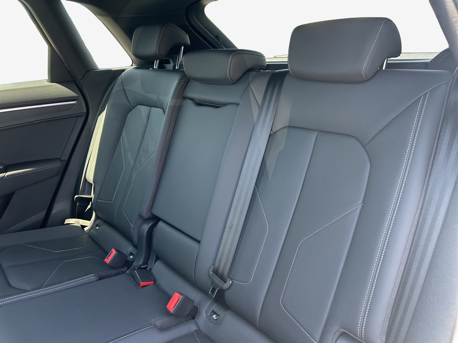 AUDI Q3 45 TFSI e S line Attraction S-tronic-image-12
