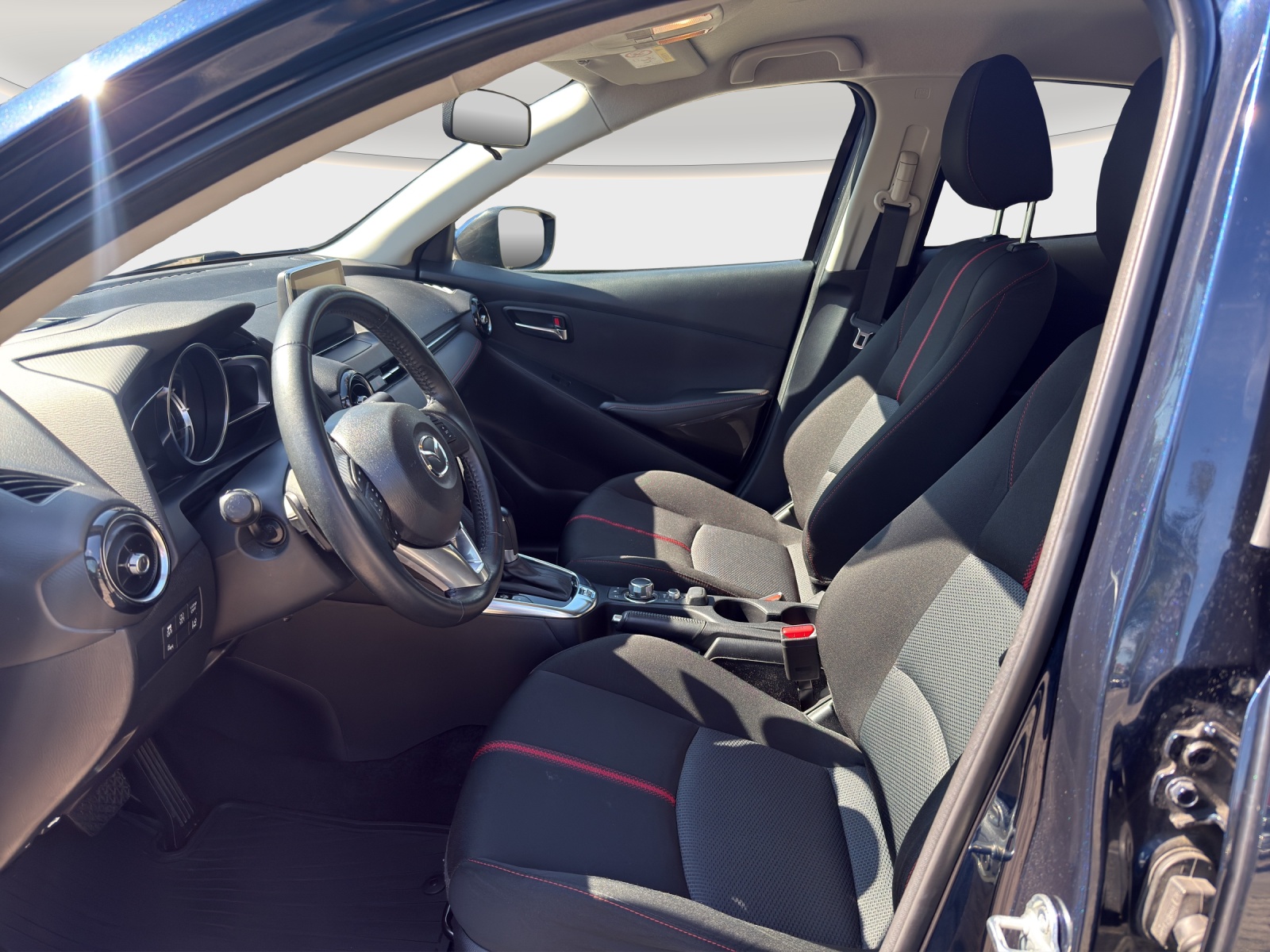MAZDA 2 1.5 90 Revolution-image-10
